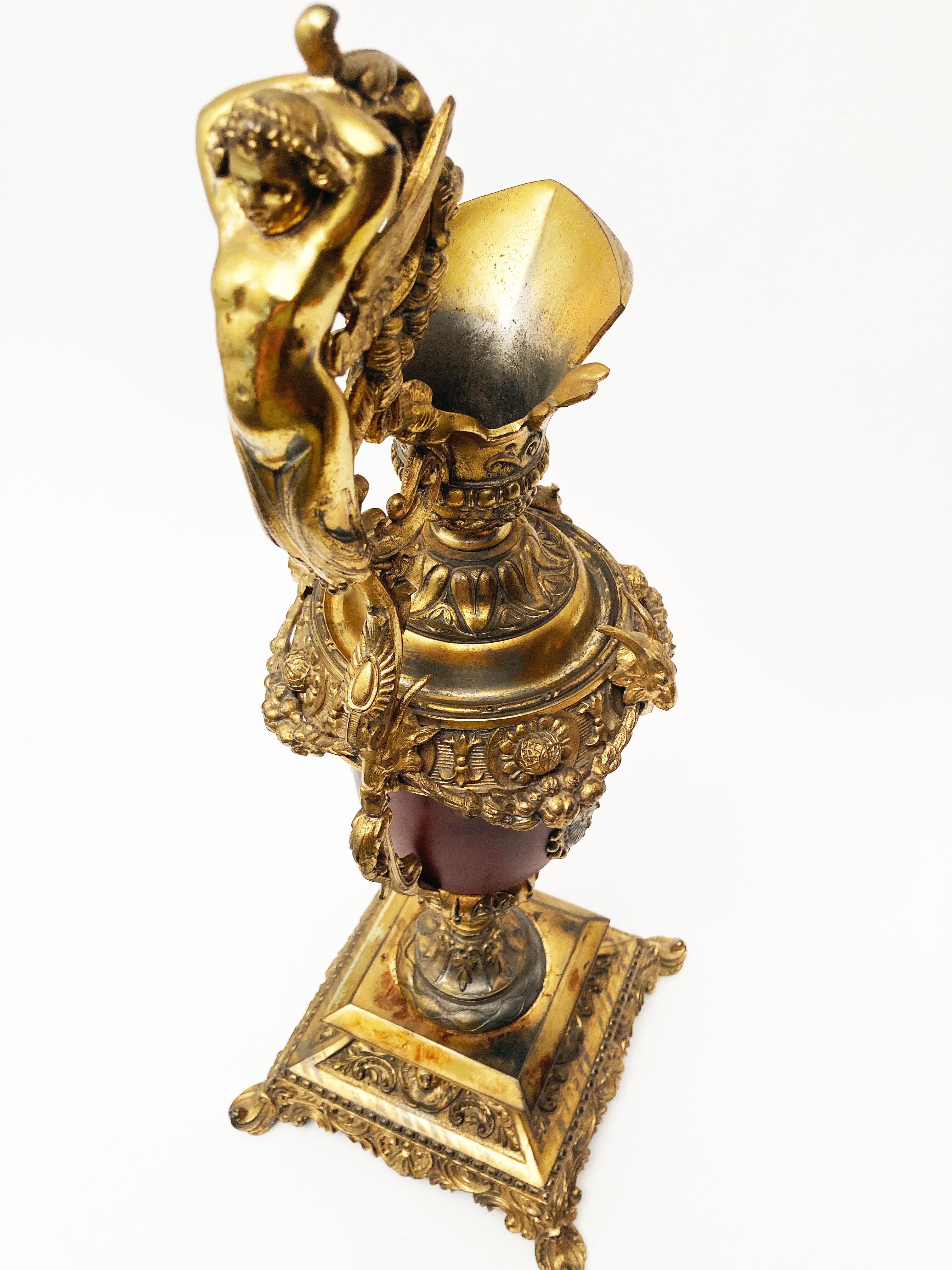 19. Jahrhundert Französisch Neo-Klassik Zinn, vergoldet, Bronze Cherub und Widderkopf Ewer im Angebot 4