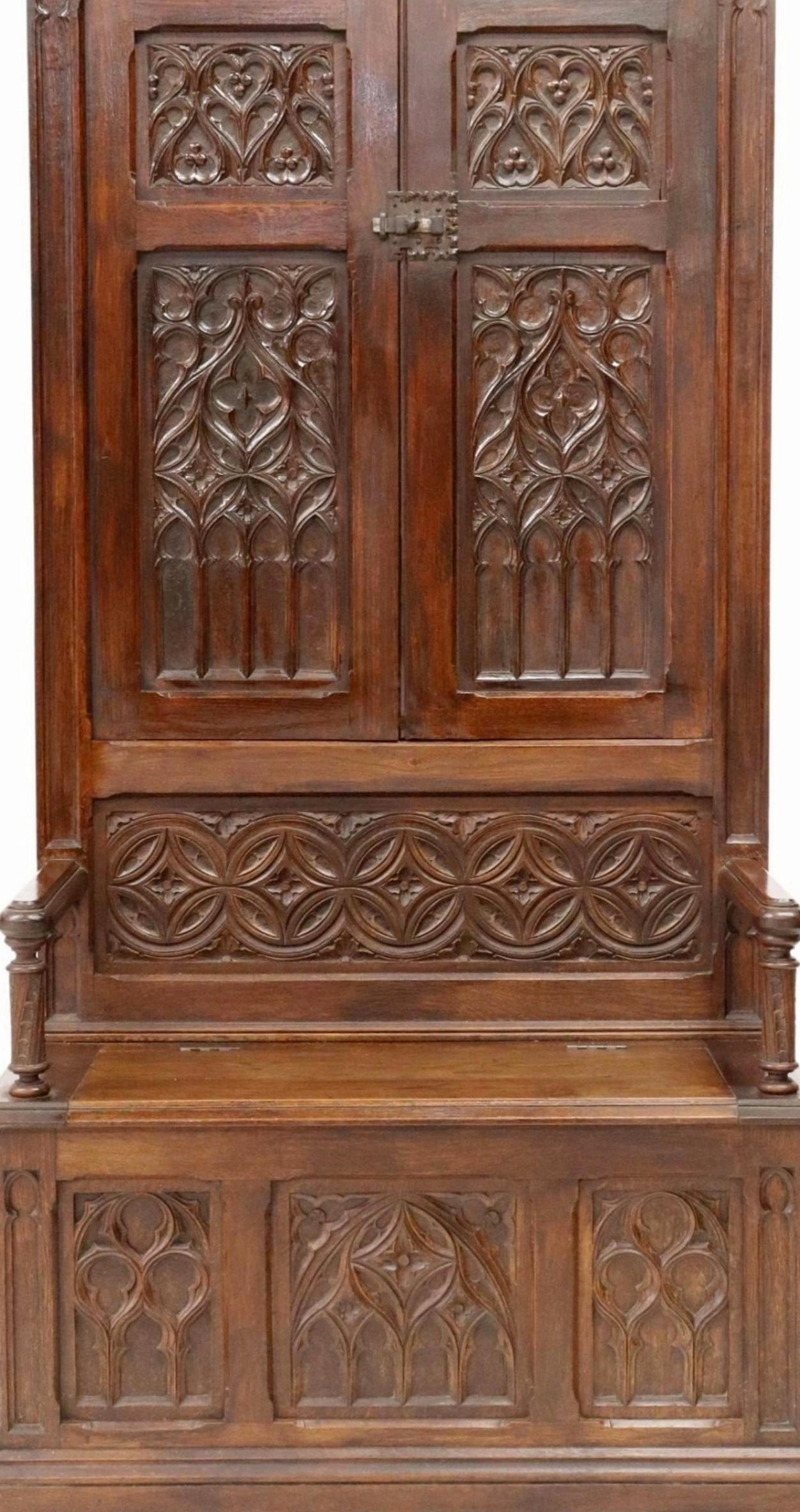 Gothic Revival 19th Century French Neo-Gothic Carved Oak Hall Bench Cabinet  For Sale