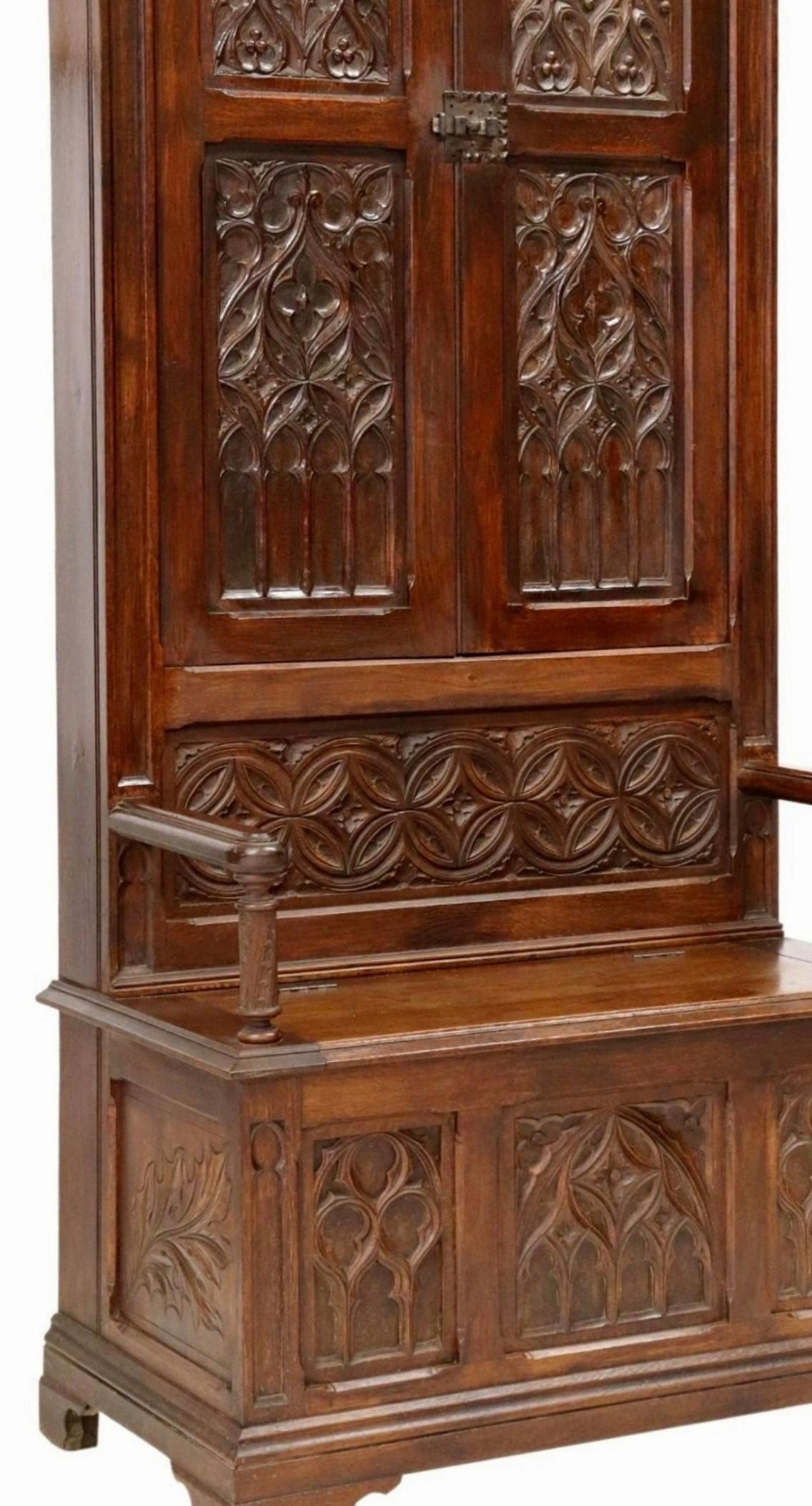 19th Century French Neo-Gothic Carved Oak Hall Bench Cabinet  For Sale 3