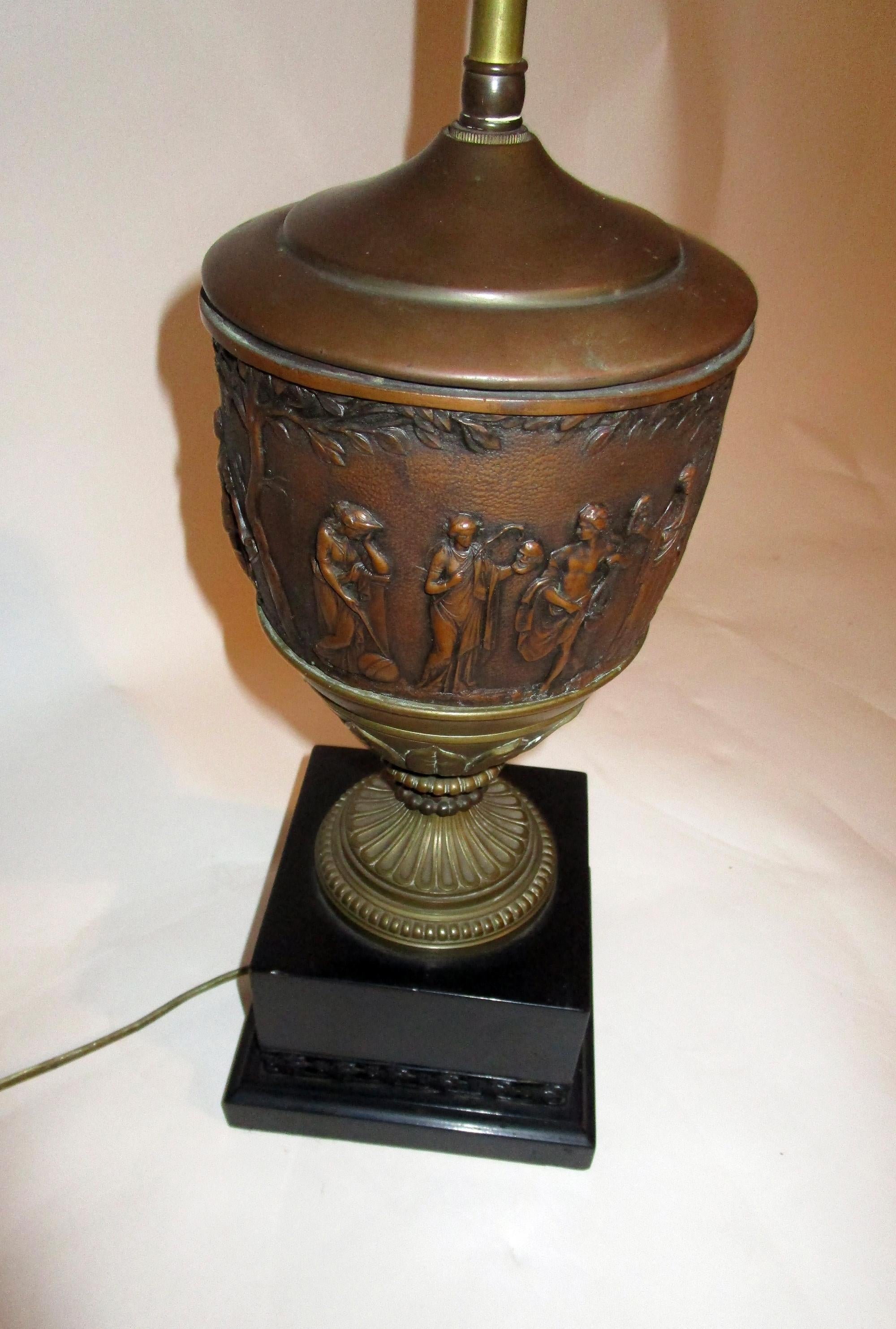 19th century French Neo-Greek Style Patinated Brass and Onyx Lamp In Good Condition For Sale In Savannah, GA