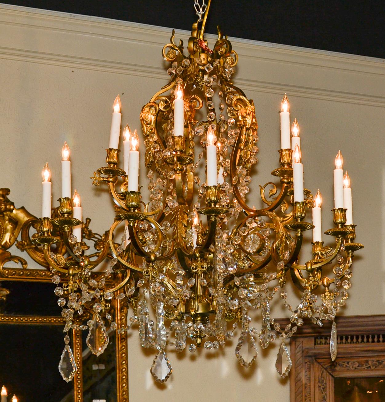 19th Century French Neoclassical Bronze Chandelier 5