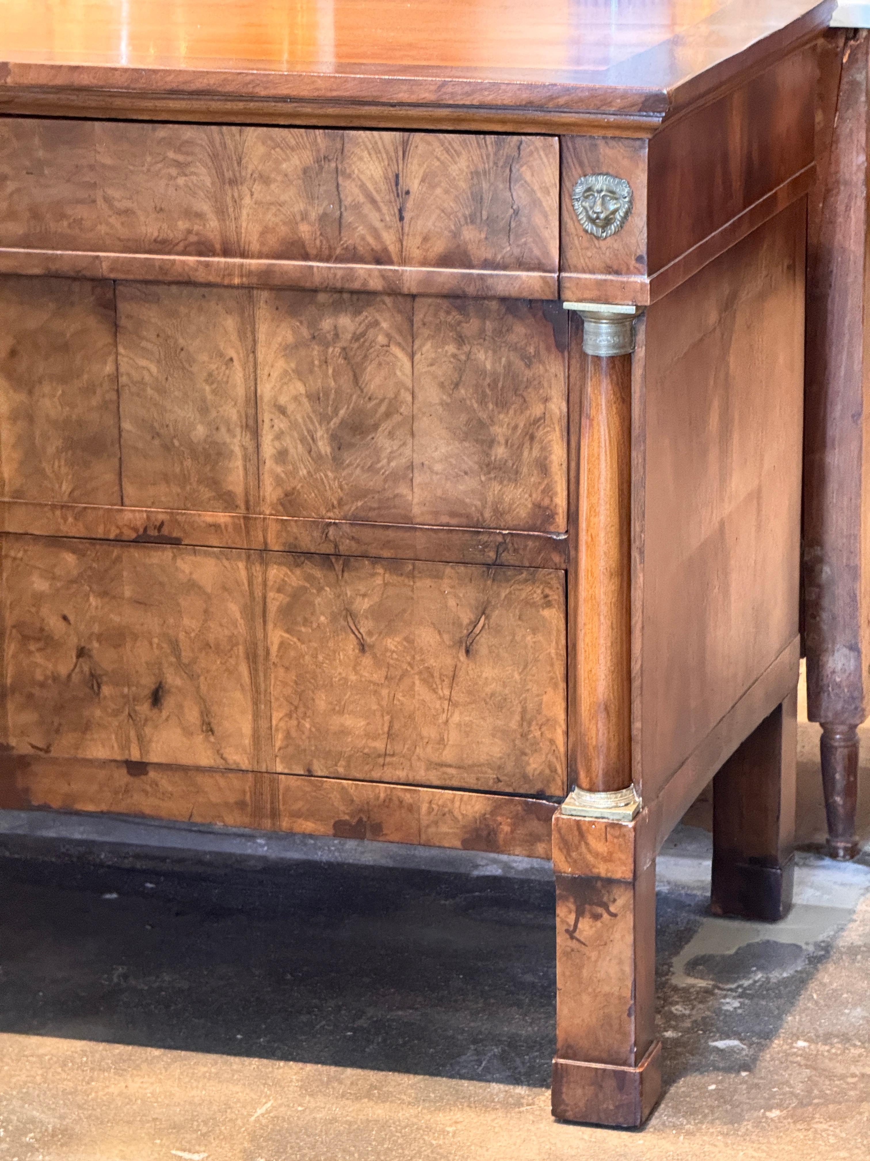 Legno Cassapanca neoclassica francese del XIX secolo in vendita