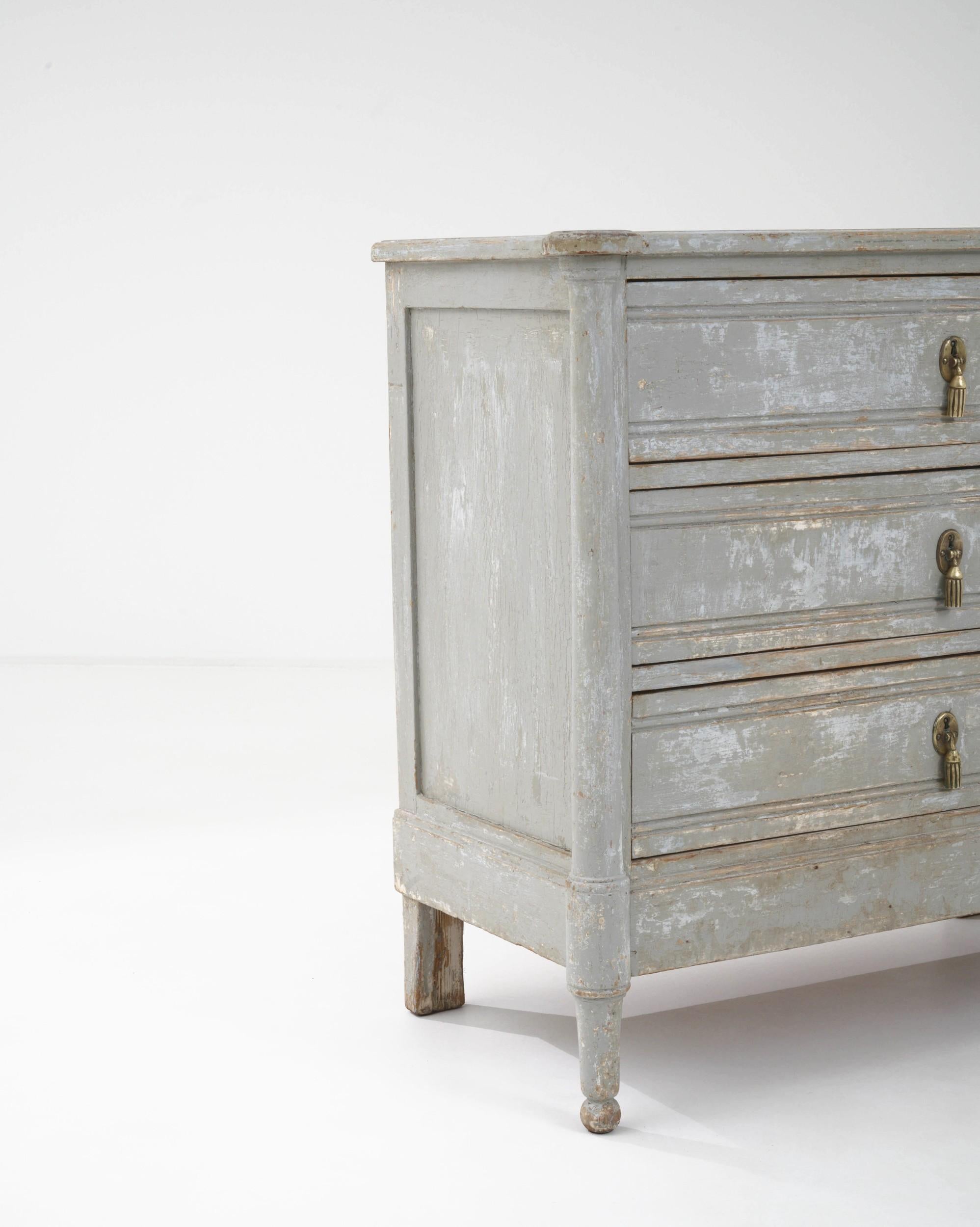 19th Century French Neoclassical Chest of Drawers 4