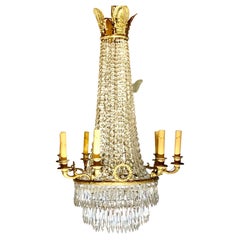Lustre à onze lumières en bronze doré et cristal de style néoclassique français du XIXe siècle