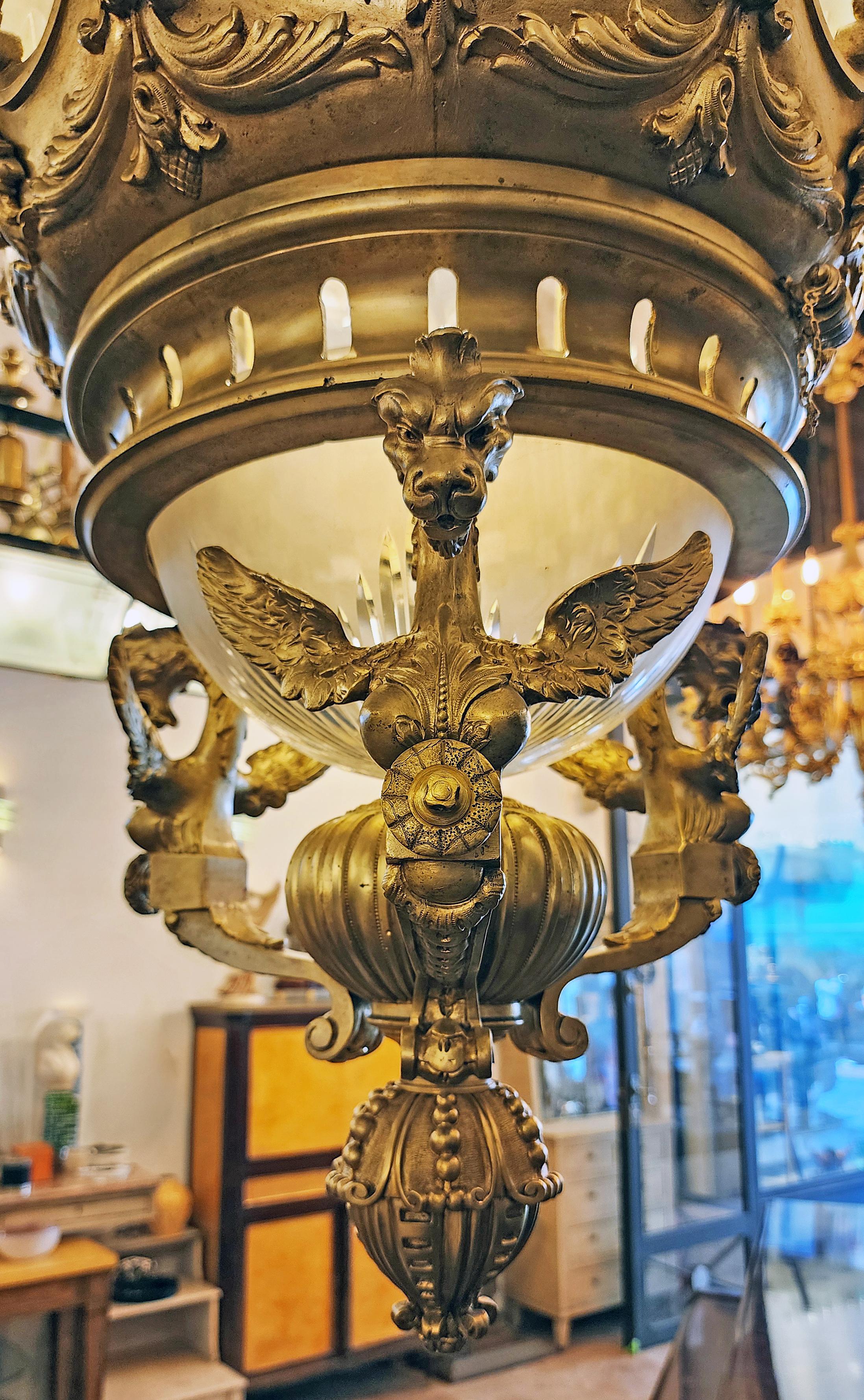 Siglo XIX Linterna de Pendiente Importante Neoclásica Francesa de Bronce Dorado y Cristal Metal en venta
