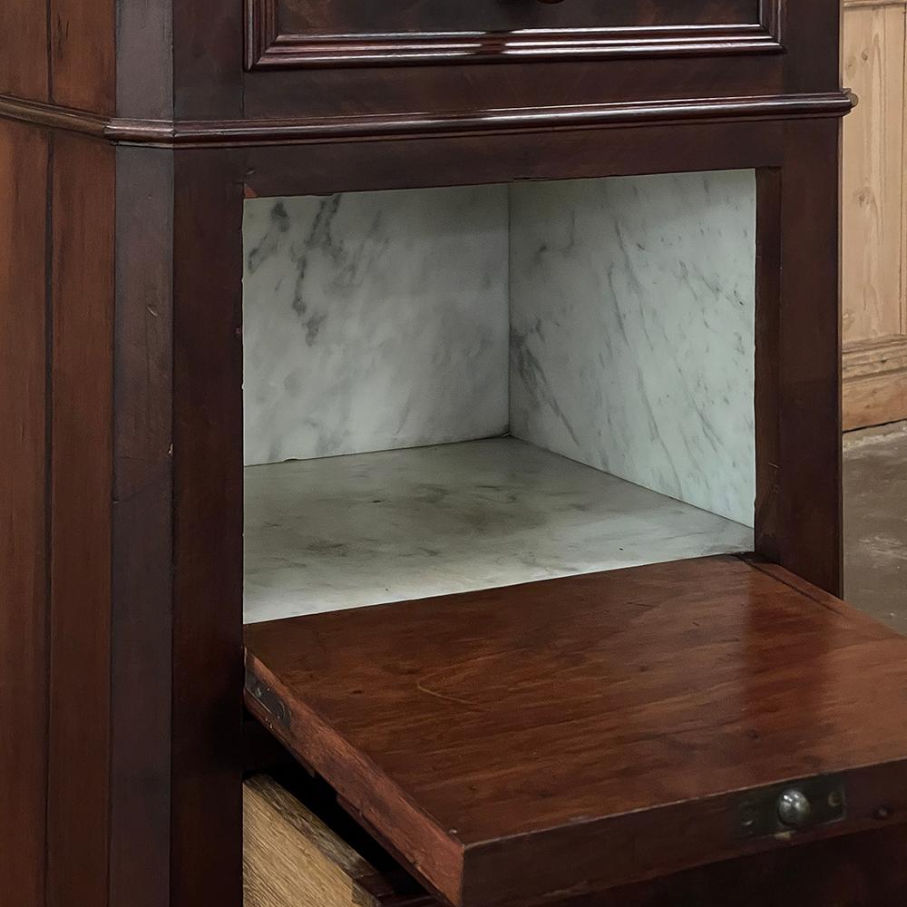 19th Century French Neoclassical Louis XVI Mahogany Nightstand ~ Carrara Marble For Sale 4