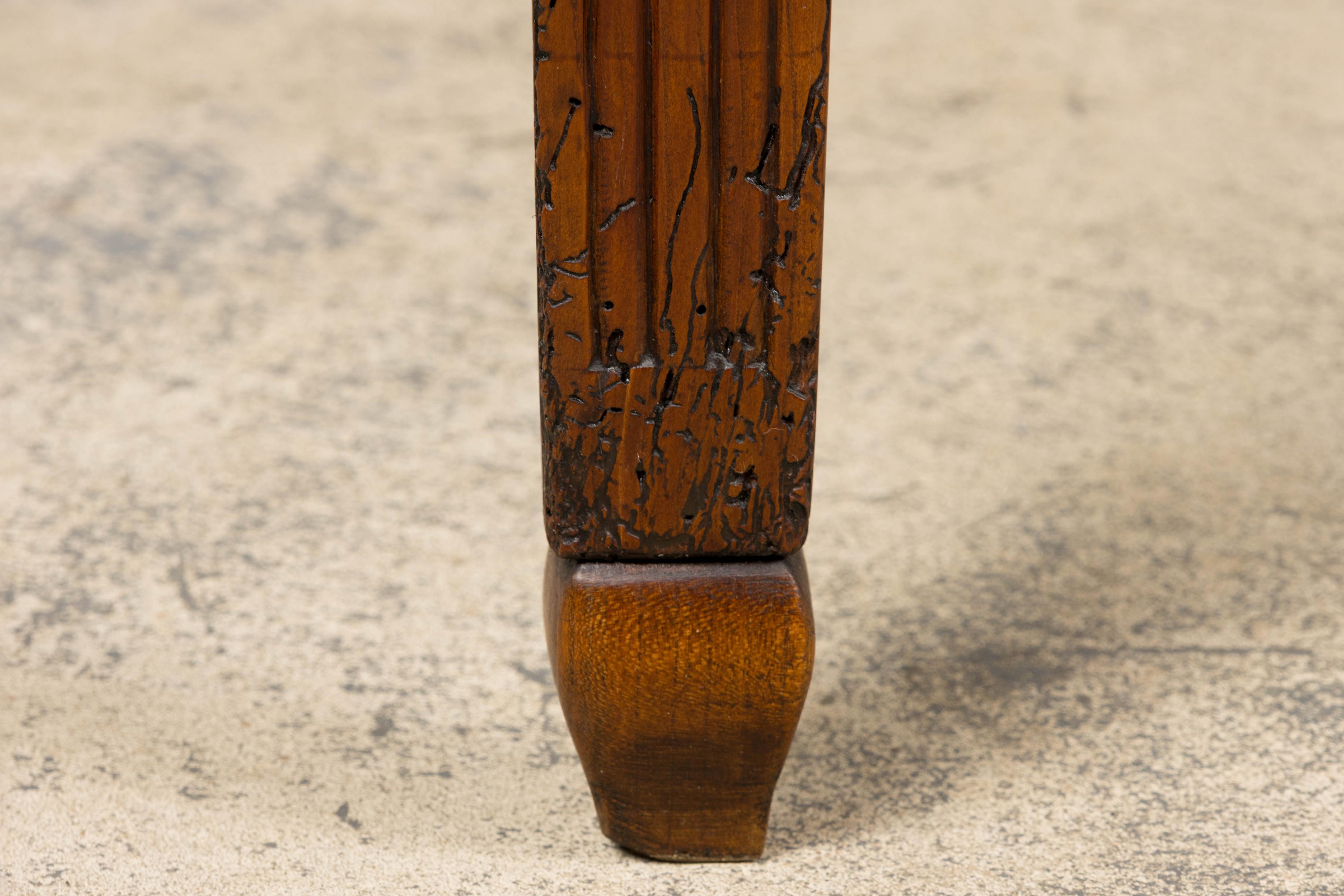 19th Century French Neoclassical Louis XVI Walnut Extendable Dining Table For Sale 4