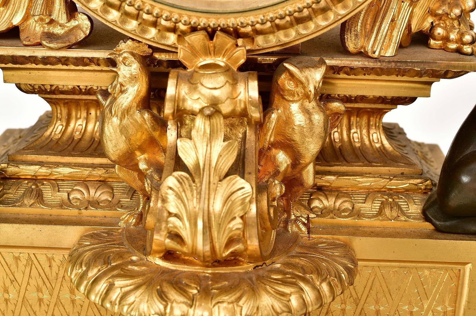 Französische Kaminsimsuhr im neoklassischen Stil des 19. Jahrhunderts von Delafontaine aus Paris im Angebot 2