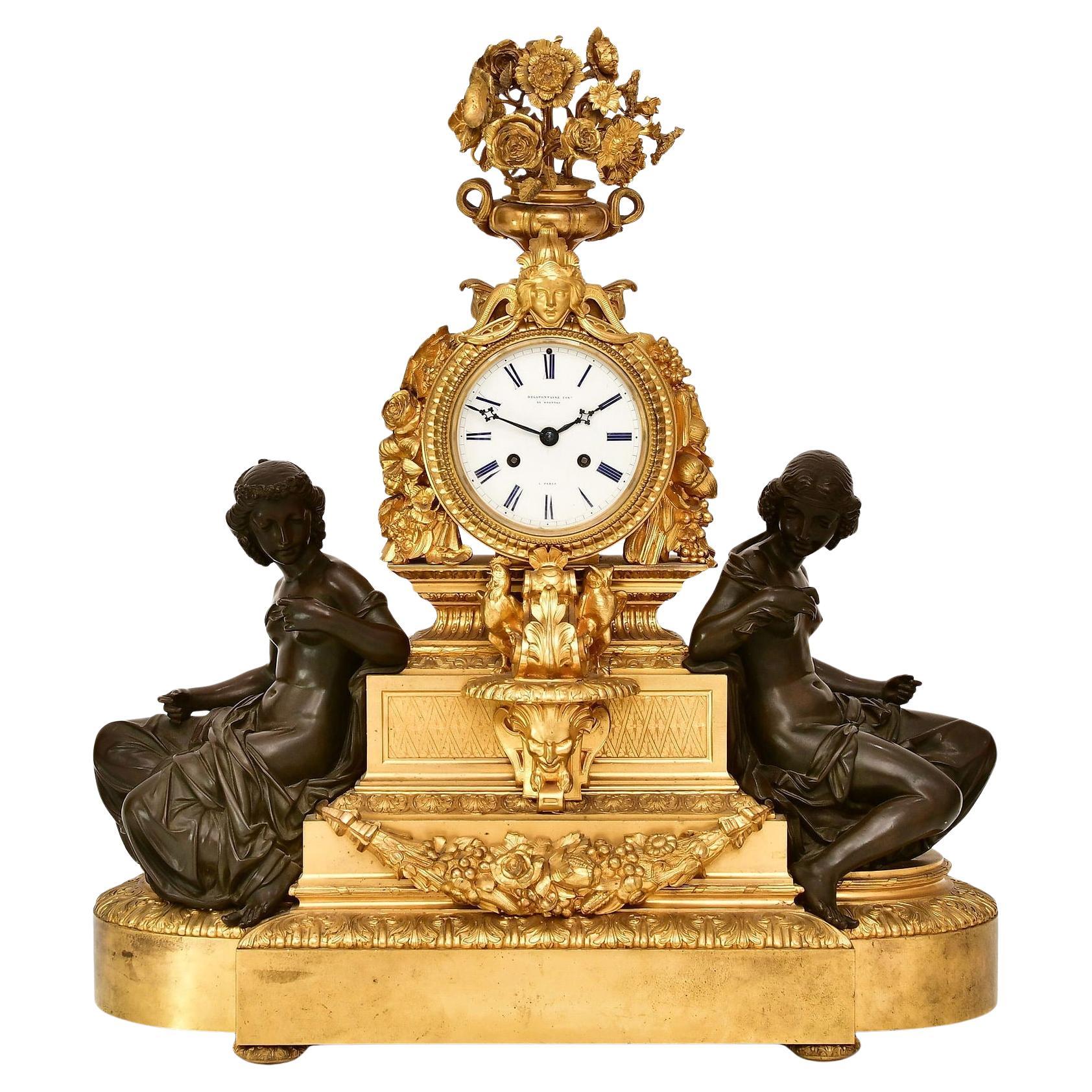 Reloj de chimenea neoclásico francés del siglo XIX de Delafontaine de París