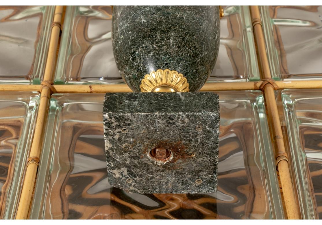 Bronze Cassolette néoclassique française du XIXe siècle en marbre et bronze doré en vente