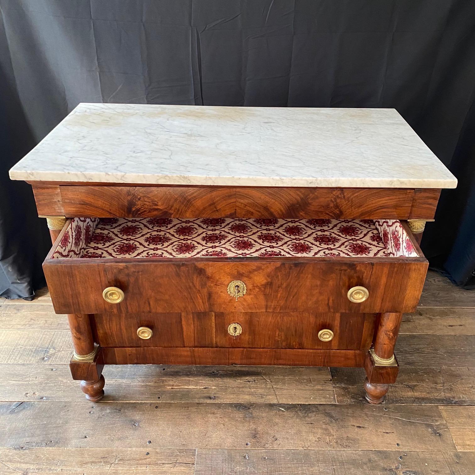 19th Century French Neoclassical Marble Top Commode or Chest of Drawers  In Good Condition For Sale In Hopewell, NJ