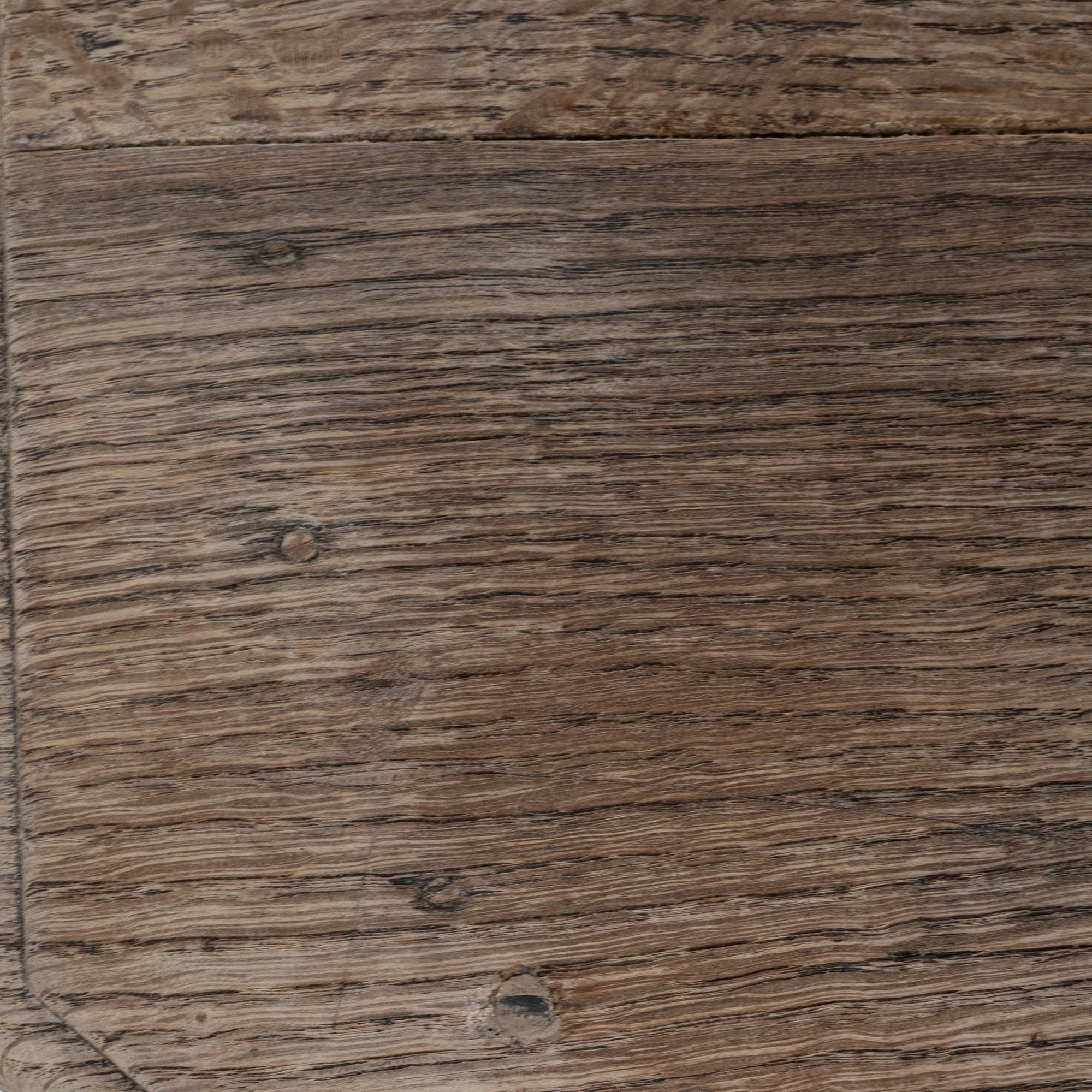 19th Century French Neoclassical Oak Buffet With Three Doors en vente 9