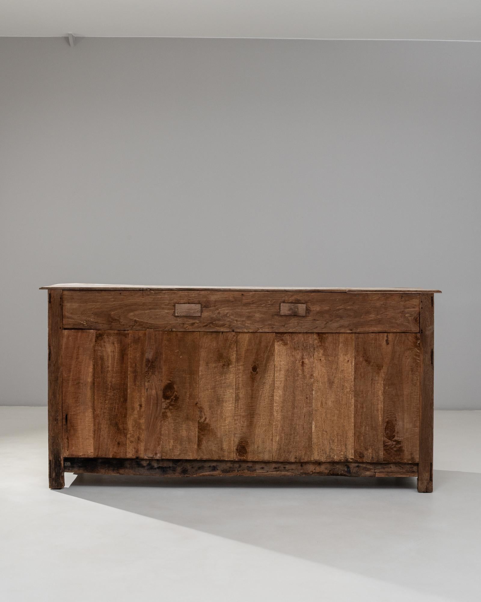 19th Century French Neoclassical Oak Buffet With Three Doors en vente 10