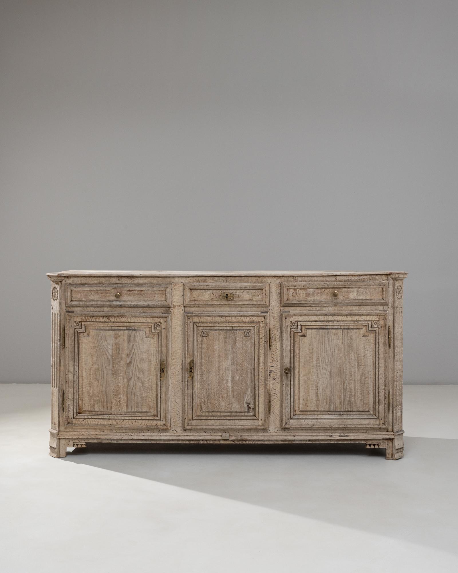 19th Century French Neoclassical Oak Buffet With Three Doors Bon état - En vente à High Point, NC