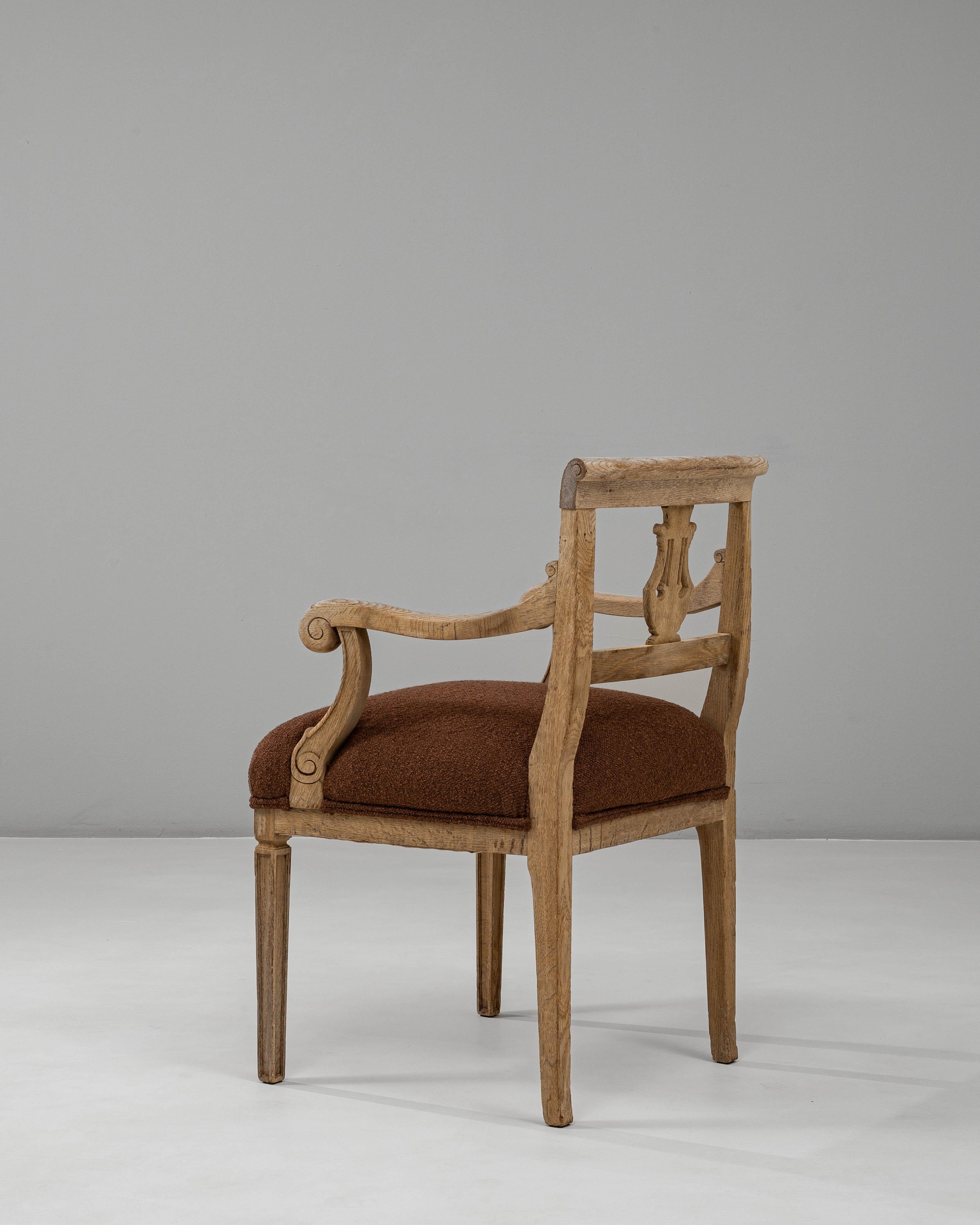 19th Century French Neoclassical Oak Upholstered Armchair With Lyre Back For Sale 1