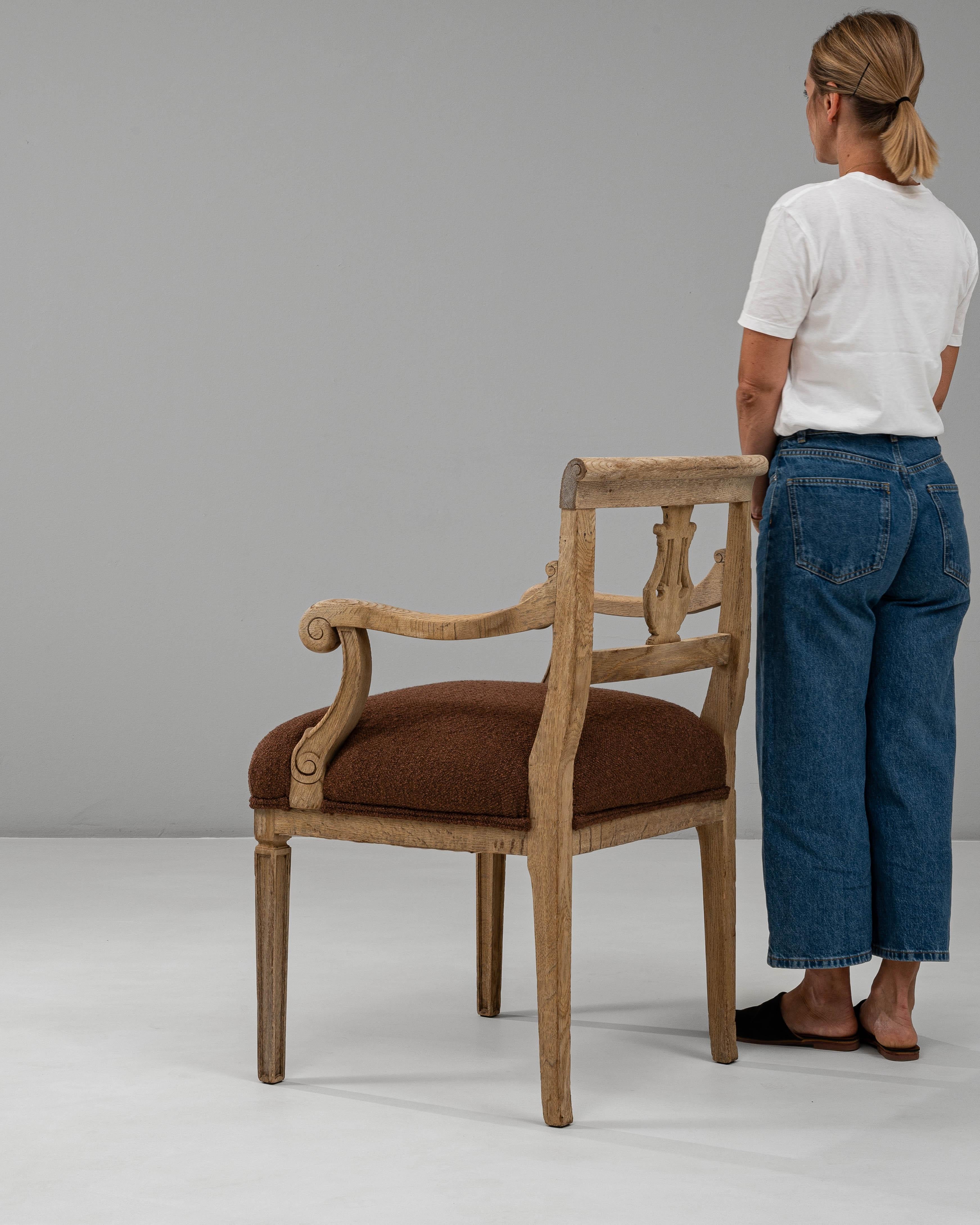 19th Century French Neoclassical Oak Upholstered Armchair With Lyre Back For Sale 2