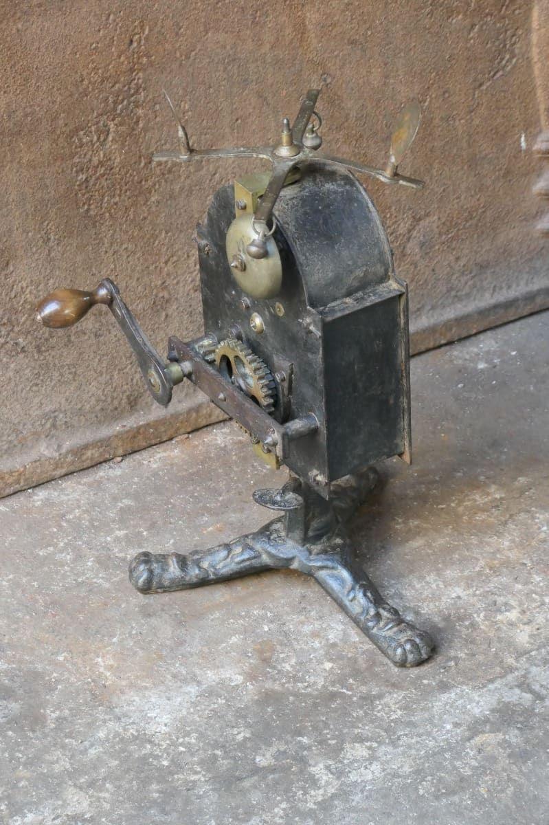 19th Century French Neoclassical Period Spring Driven Roasting Jack In Good Condition For Sale In Soest, NL