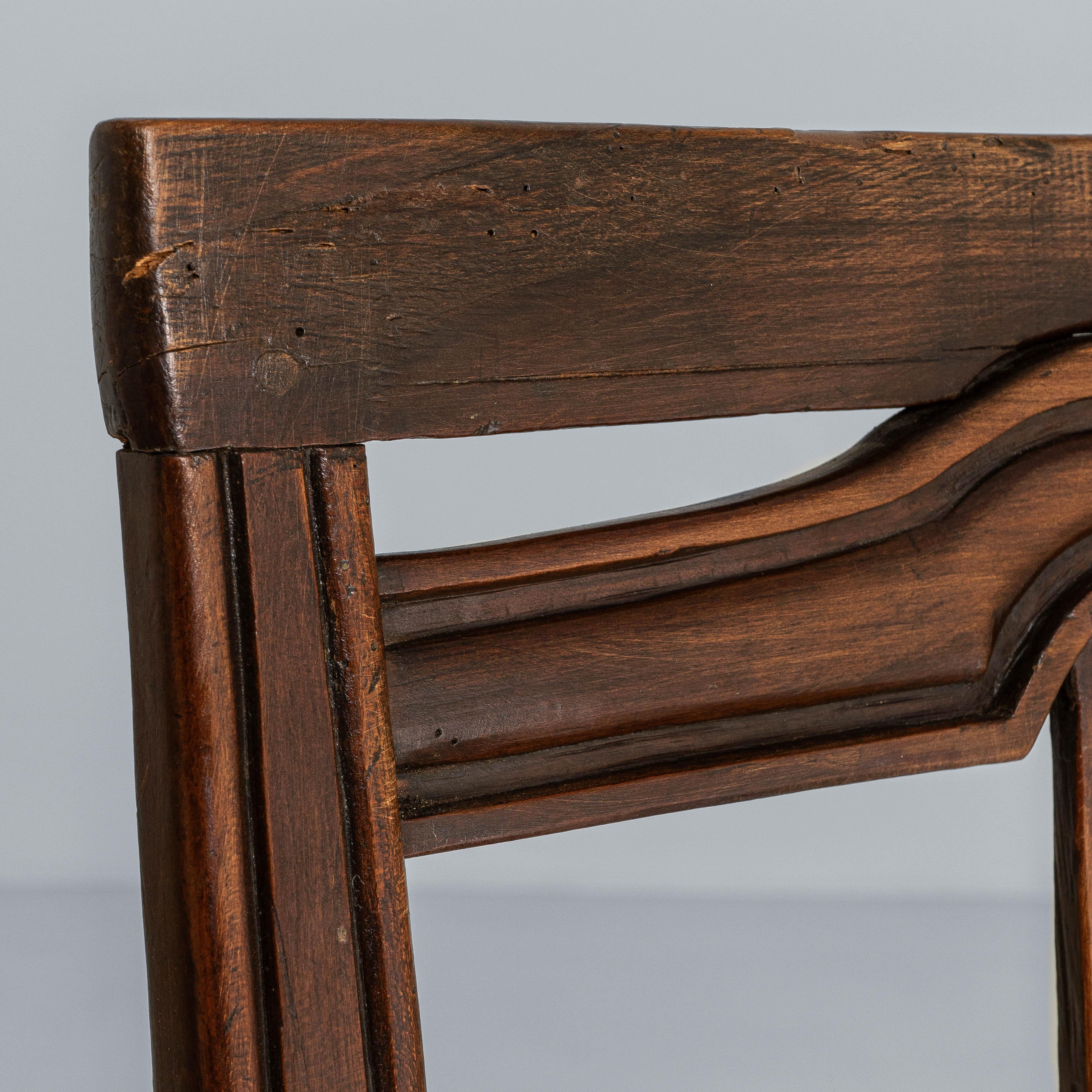 19th Century French Neoclassical Walnut Armchair im Angebot 3