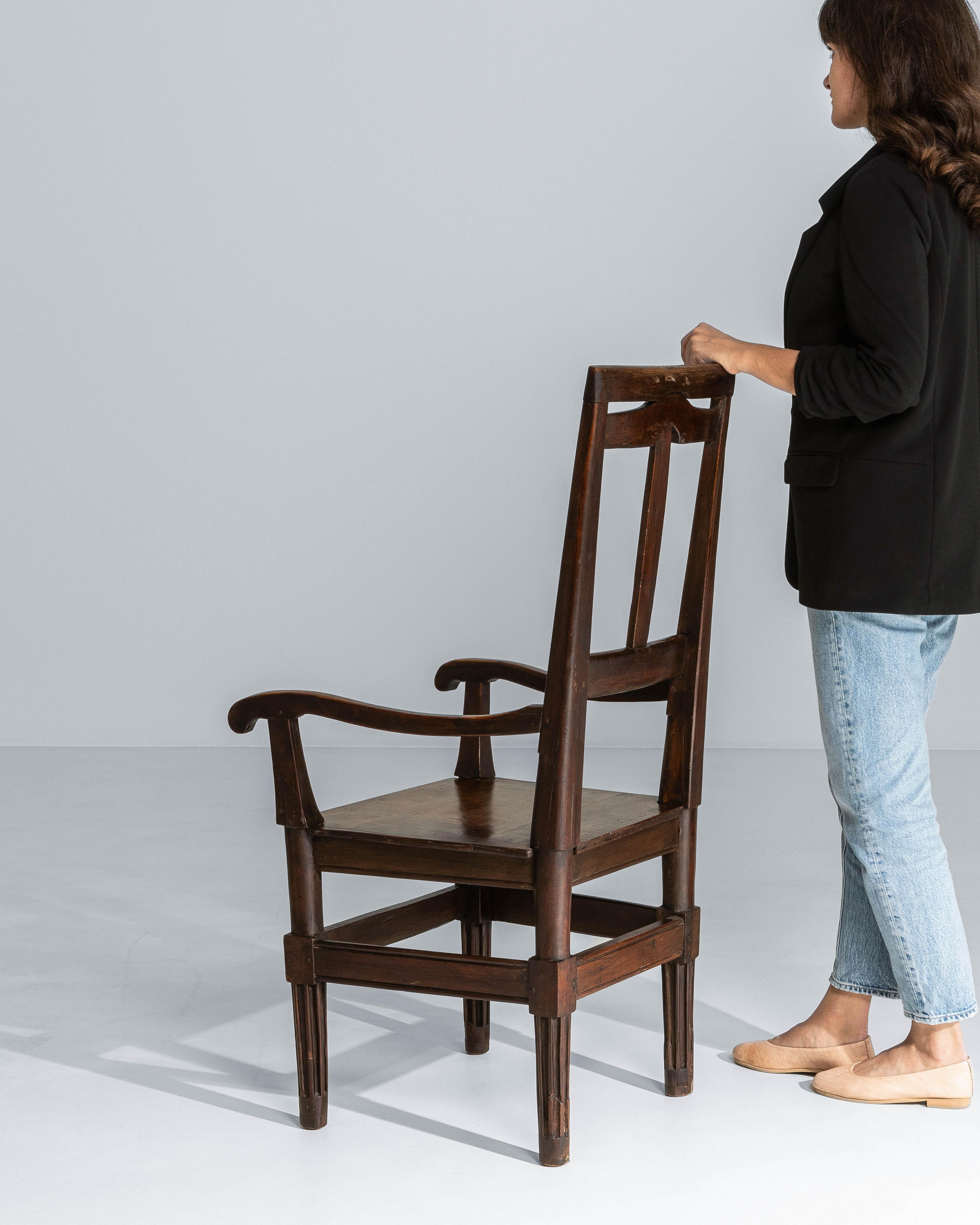 19th Century French Neoclassical Walnut Armchair (19. Jahrhundert) im Angebot