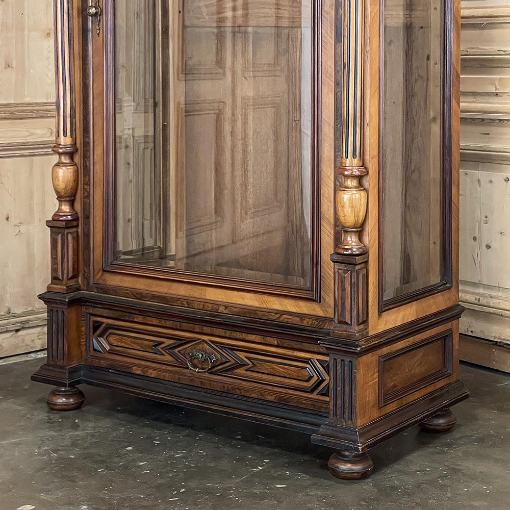 19th Century French Neoclassical Walnut Display Armoire ~ Bookcase For Sale 11