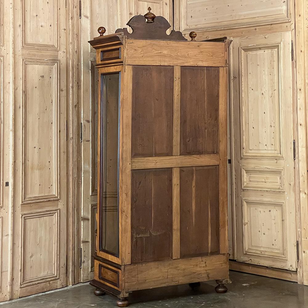 19th Century French Neoclassical Walnut Display Armoire ~ Bookcase For Sale 13