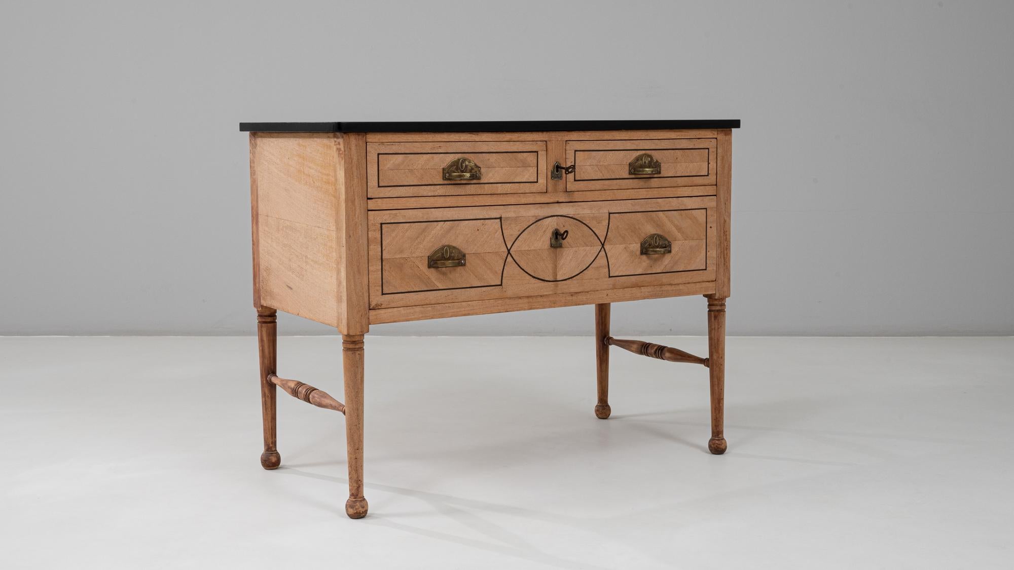 Cassettiera in legno neoclassica francese del XIX secolo con piano in marmo in vendita 4