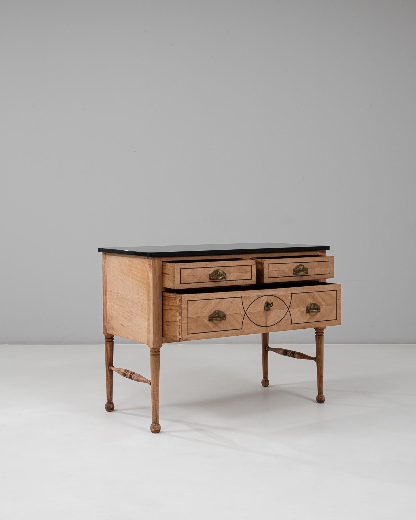 Cassettiera in legno neoclassica francese del XIX secolo con piano in marmo in vendita 1