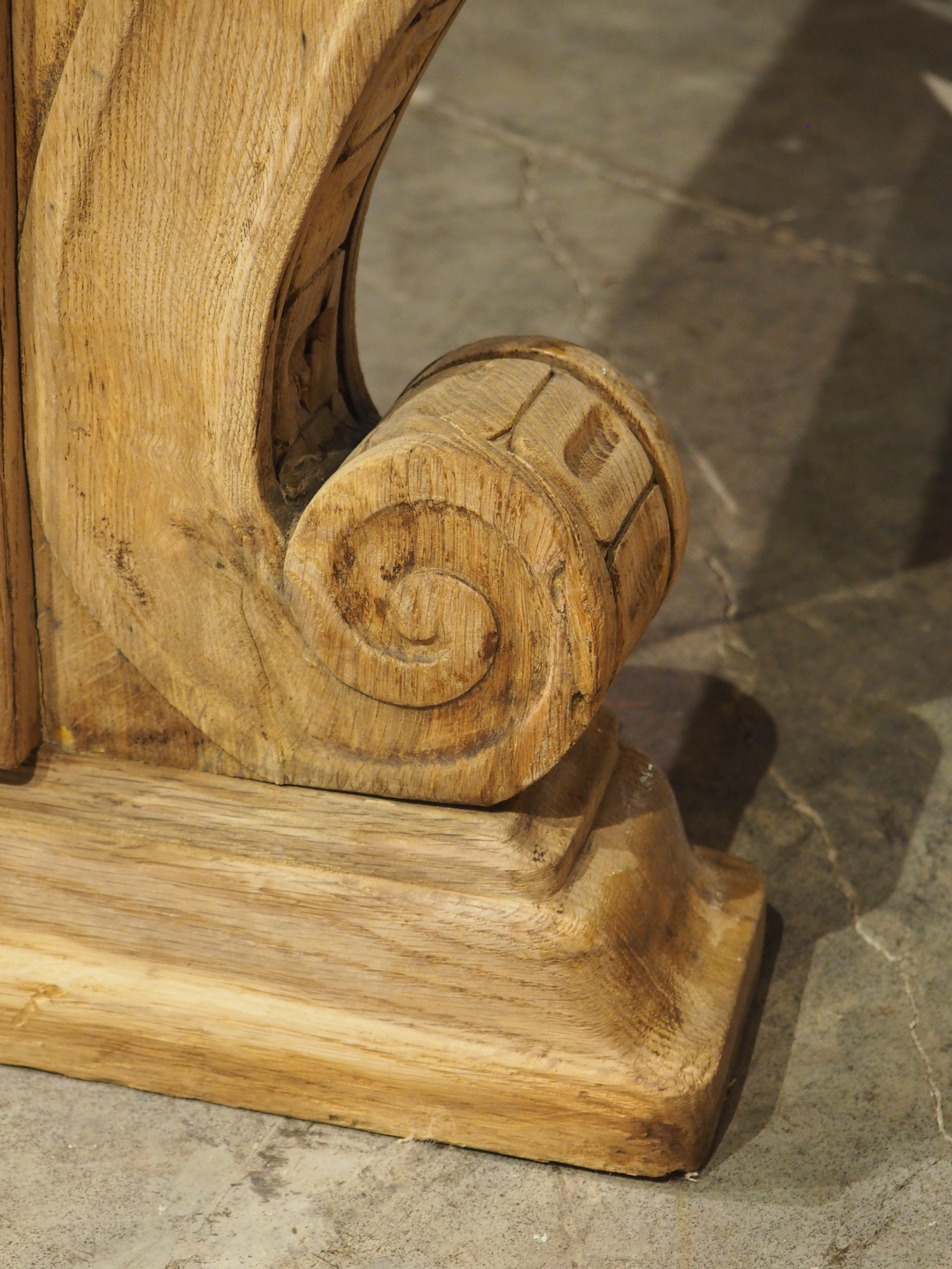 Consola de 2 cajones de roble francés del siglo XIX con tapa de mármol en venta 5