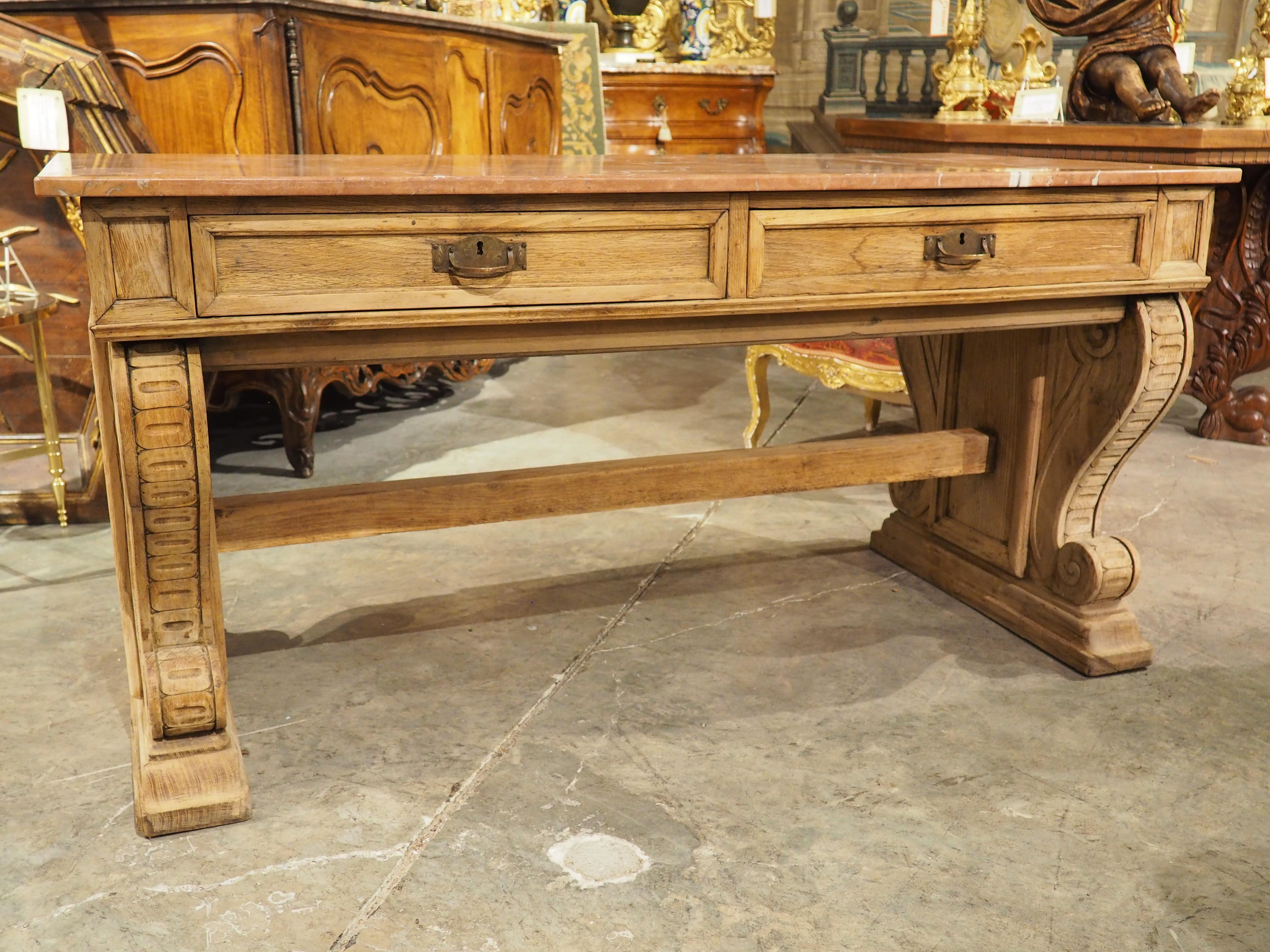Consola de 2 cajones de roble francés del siglo XIX con tapa de mármol en venta 7