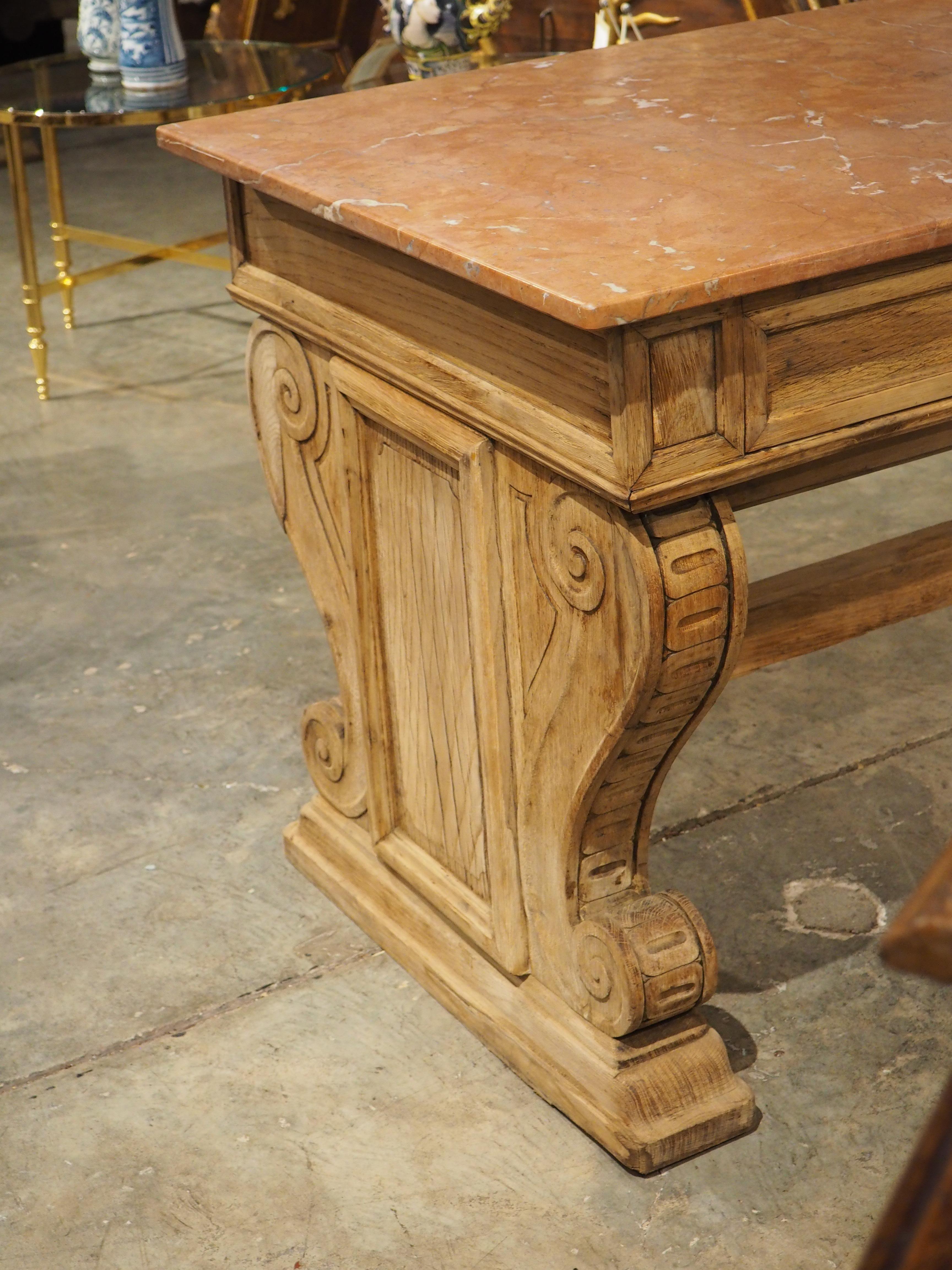 Consola de 2 cajones de roble francés del siglo XIX con tapa de mármol en venta 13