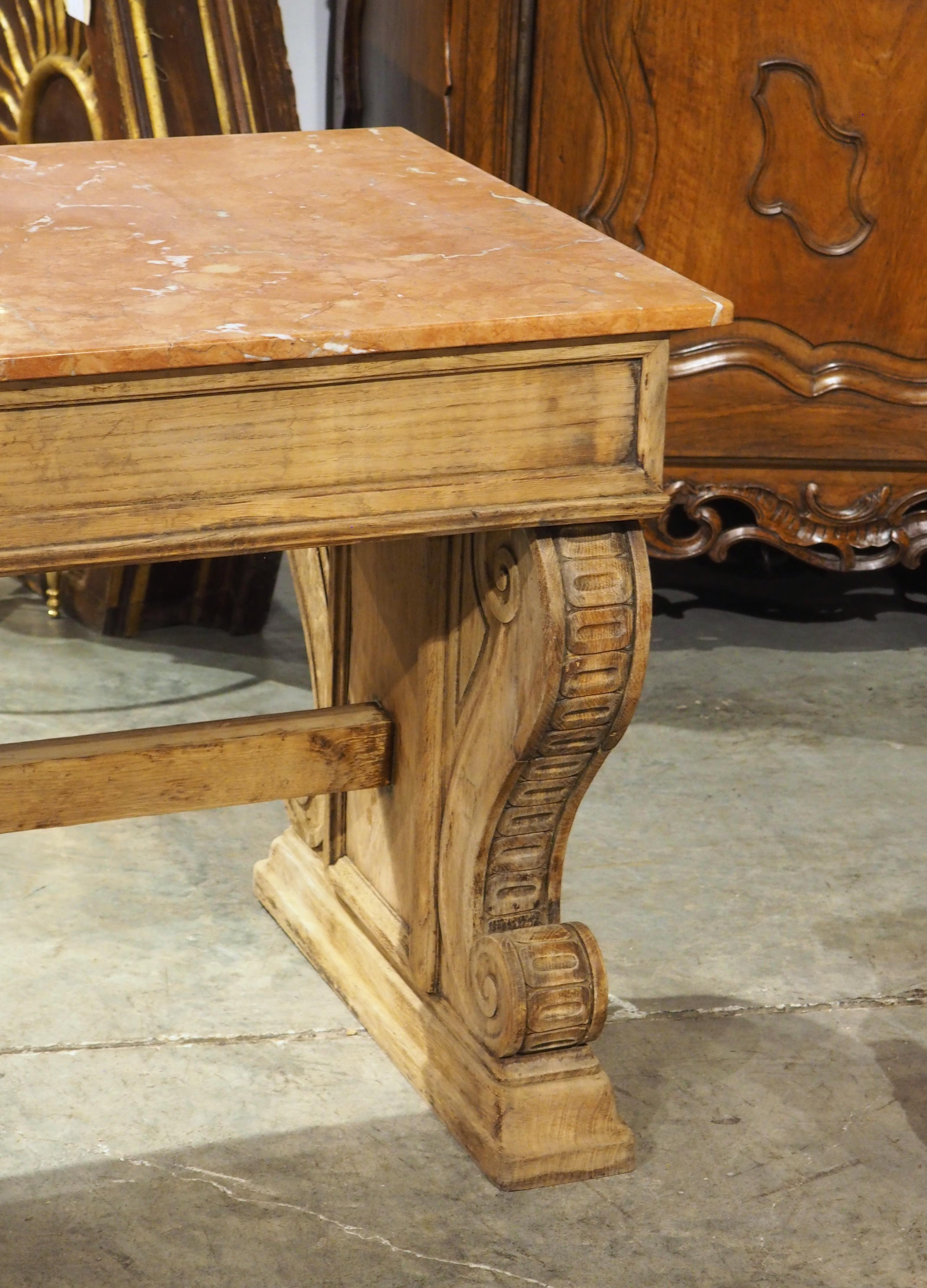 Consola de 2 cajones de roble francés del siglo XIX con tapa de mármol Francés en venta