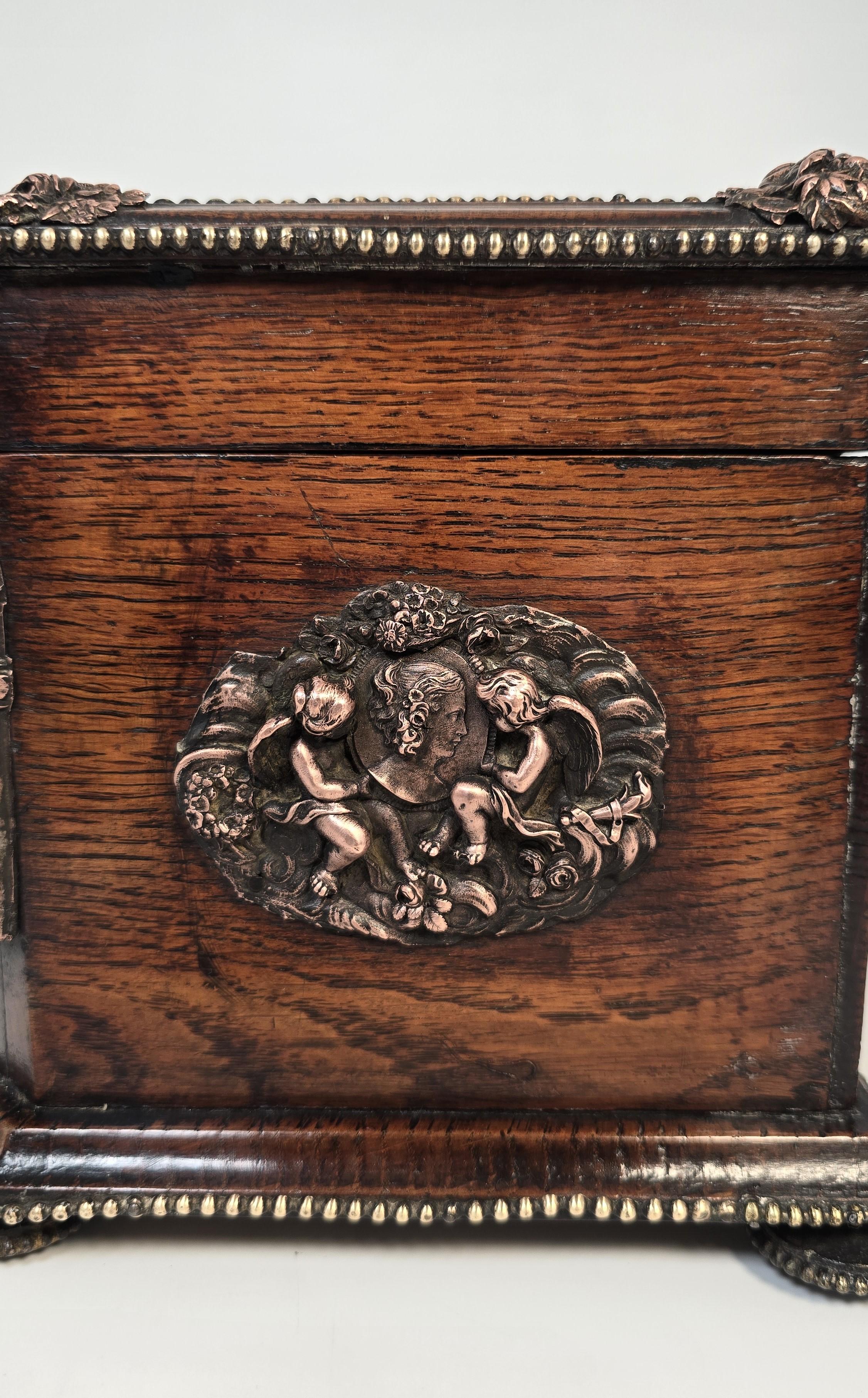 Portavivande francese del XIX secolo in Oak e ottone di Tahan Paris C1880 in vendita 3