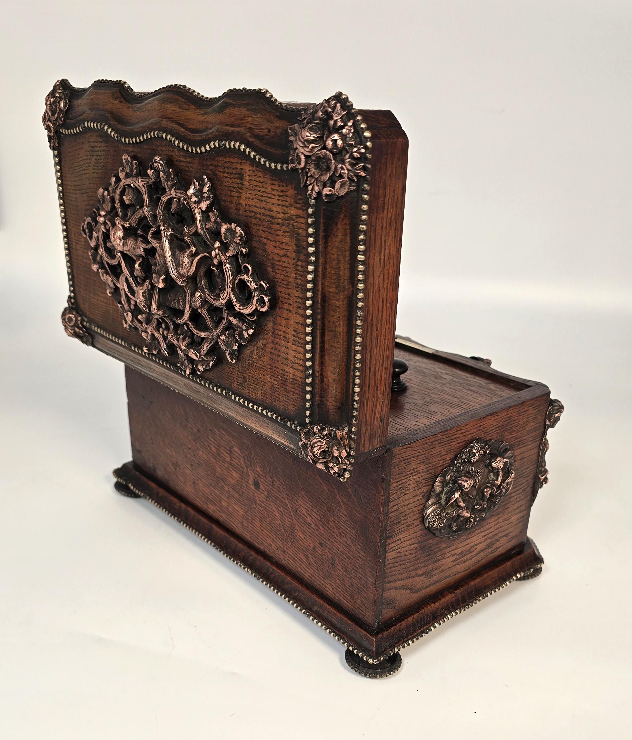 Portavivande francese del XIX secolo in Oak e ottone di Tahan Paris C1880 in vendita 10