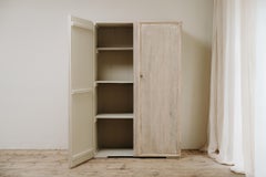 Armoire française en chêne et peuplier du 19e siècle