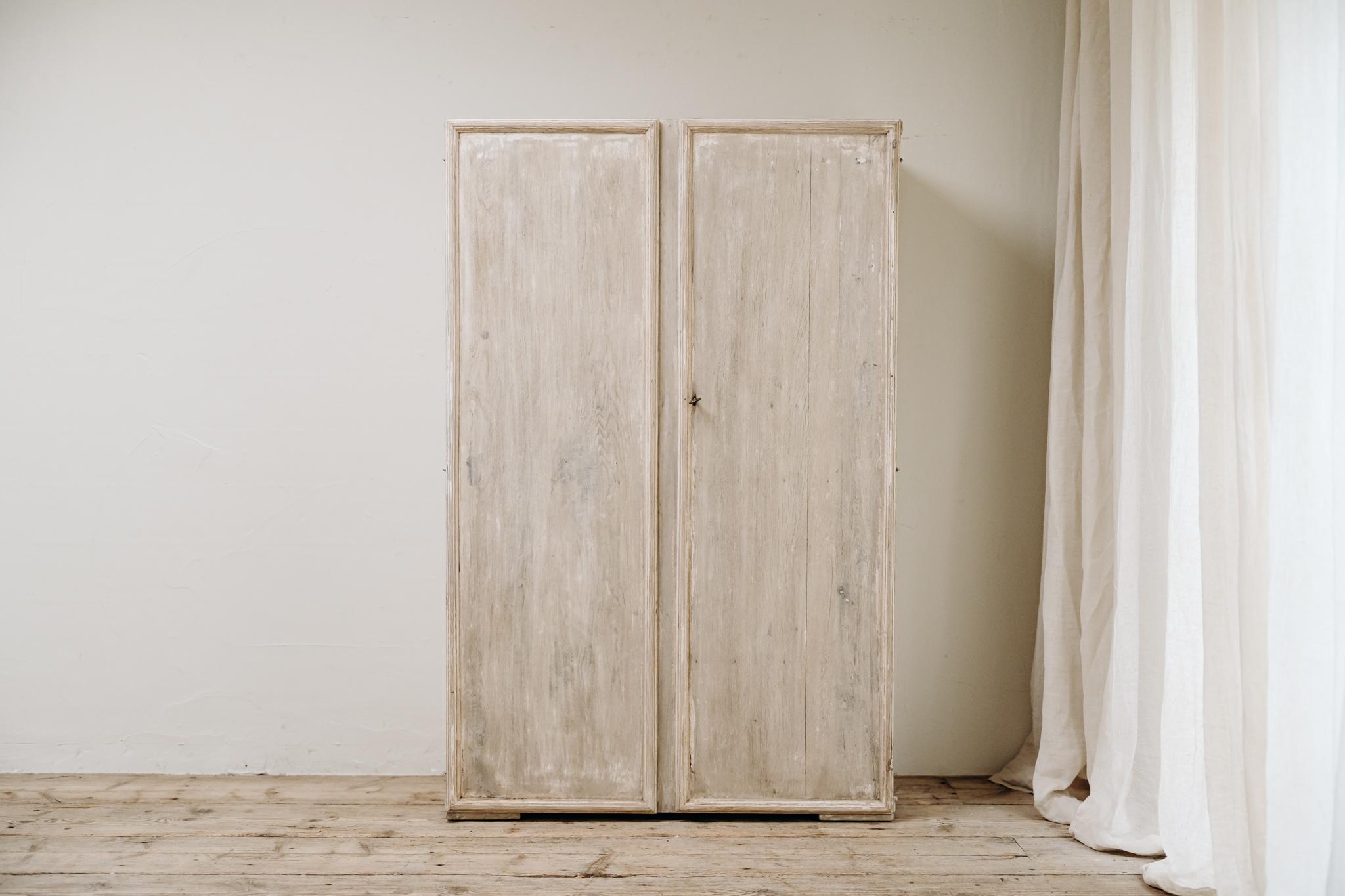 Armoire française en chêne et peuplier du 19e siècle Bon état - En vente à Brecht, BE