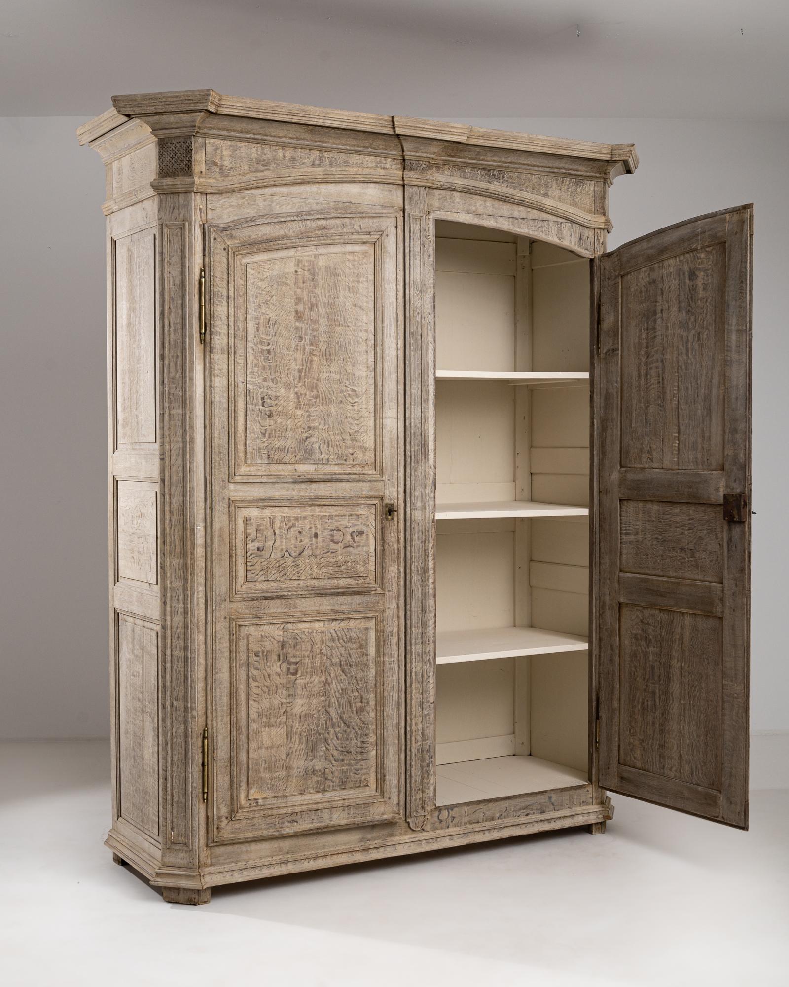19th Century French Oak Armoire In Good Condition For Sale In High Point, NC