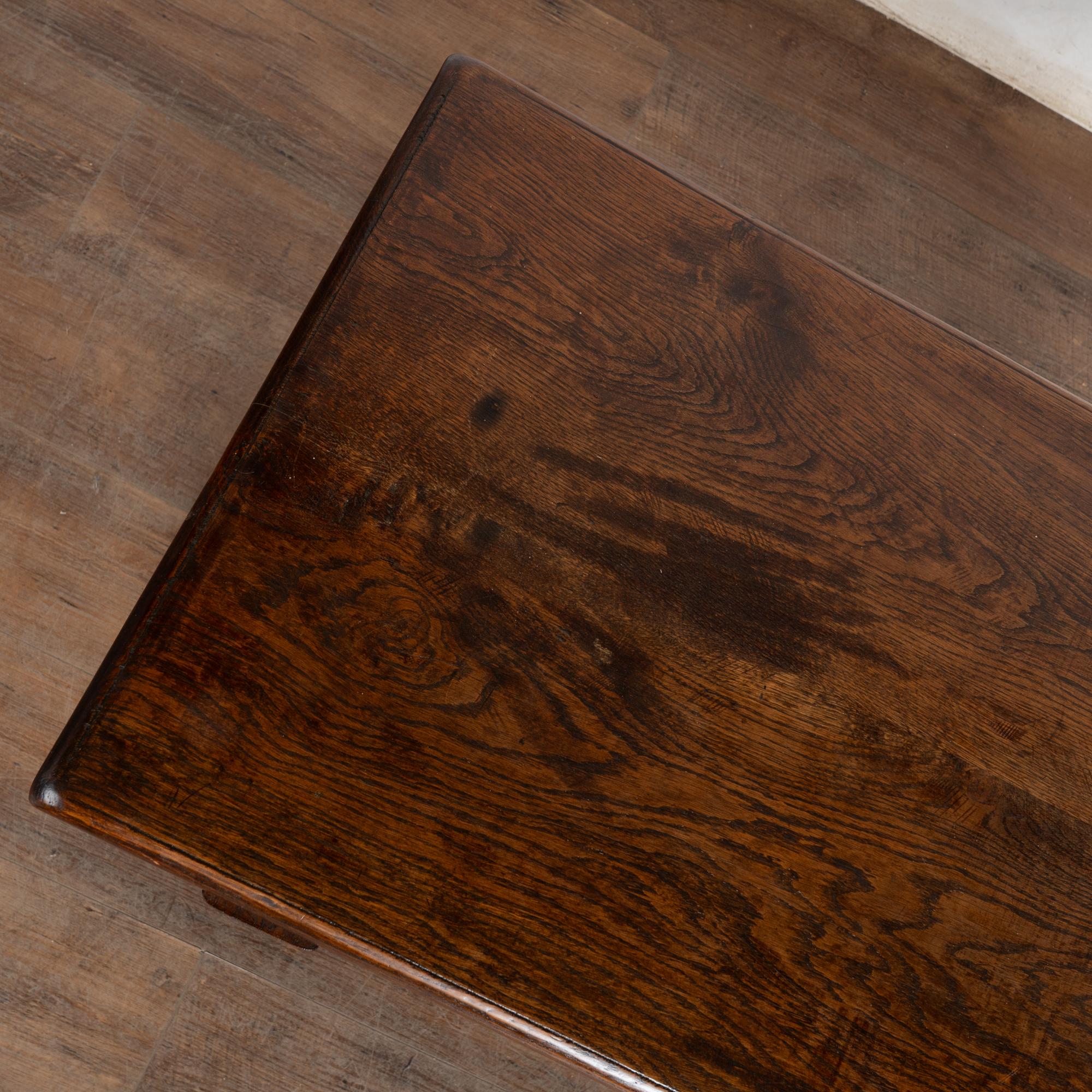 Table d'appoint baroque en chêne français du XIXe siècle avec détails en fer en vente 5