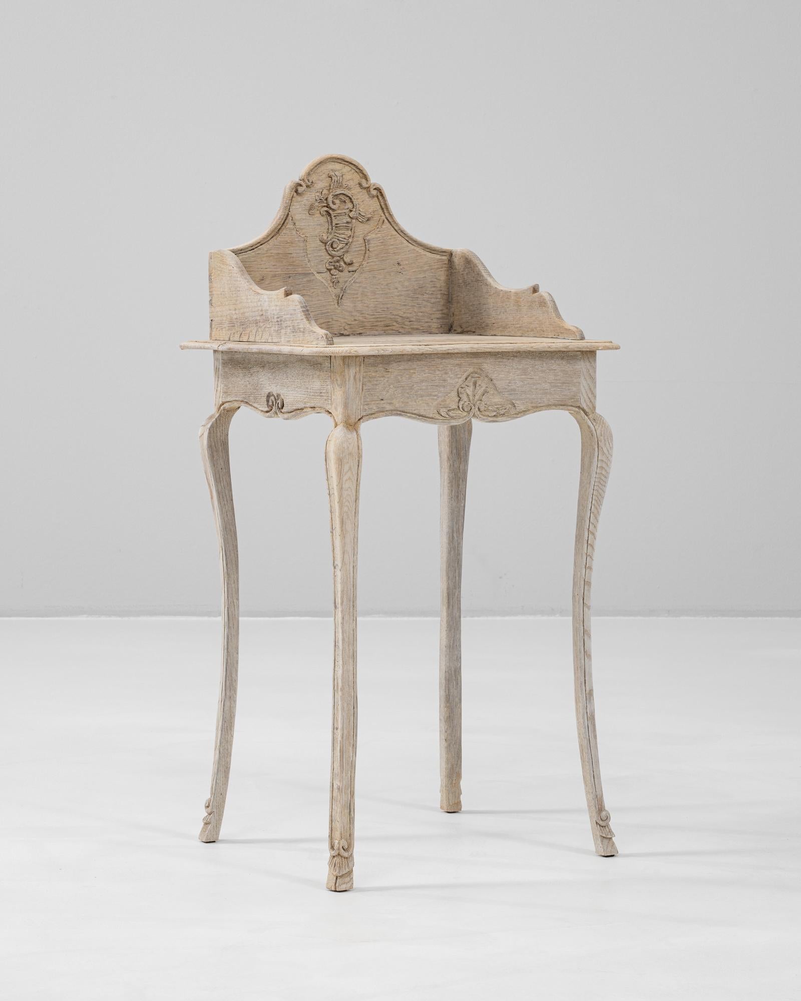19th Century French Oak Bedside Table (Eichenholz) im Angebot