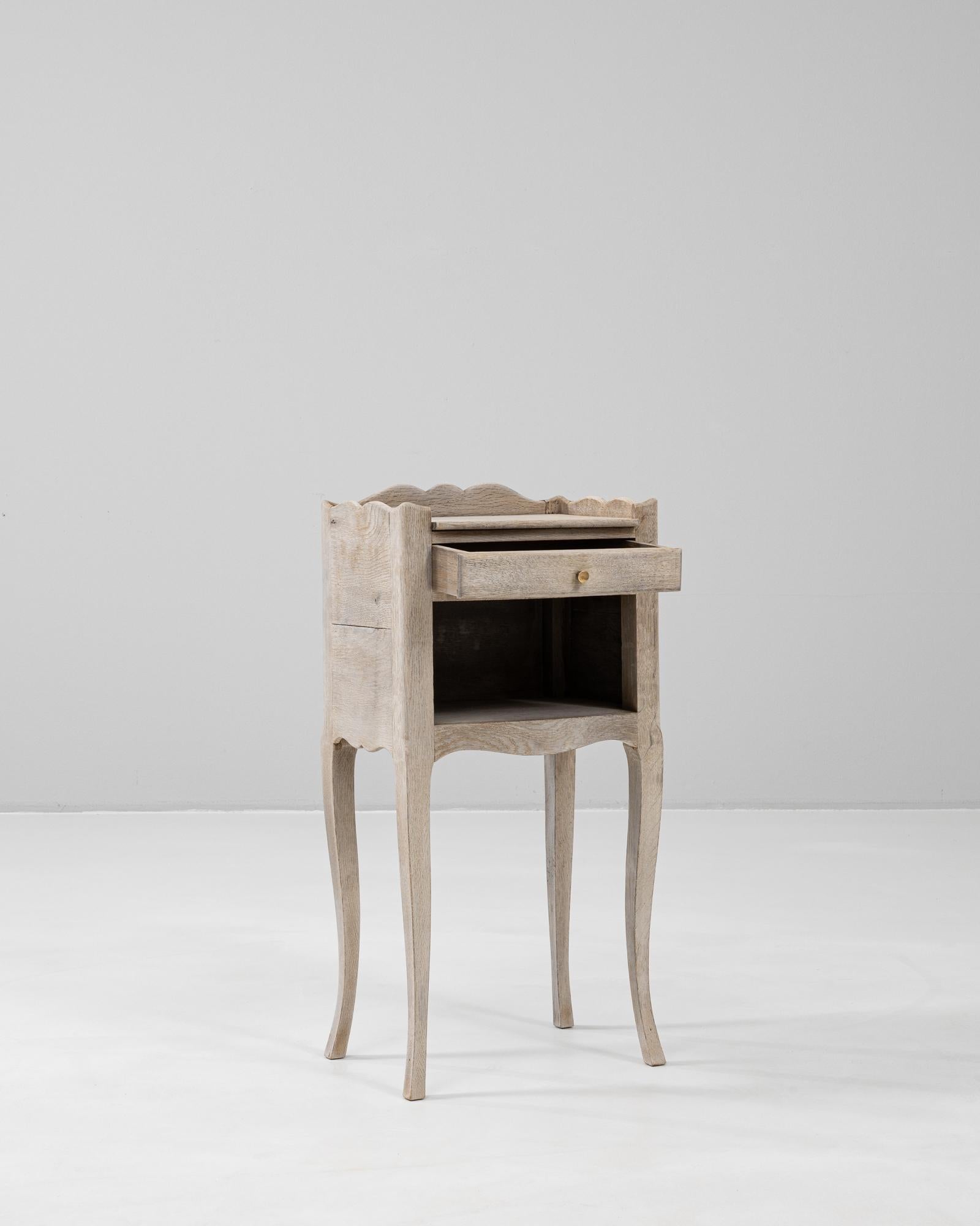 19th Century French Oak Bedside Table im Angebot 1