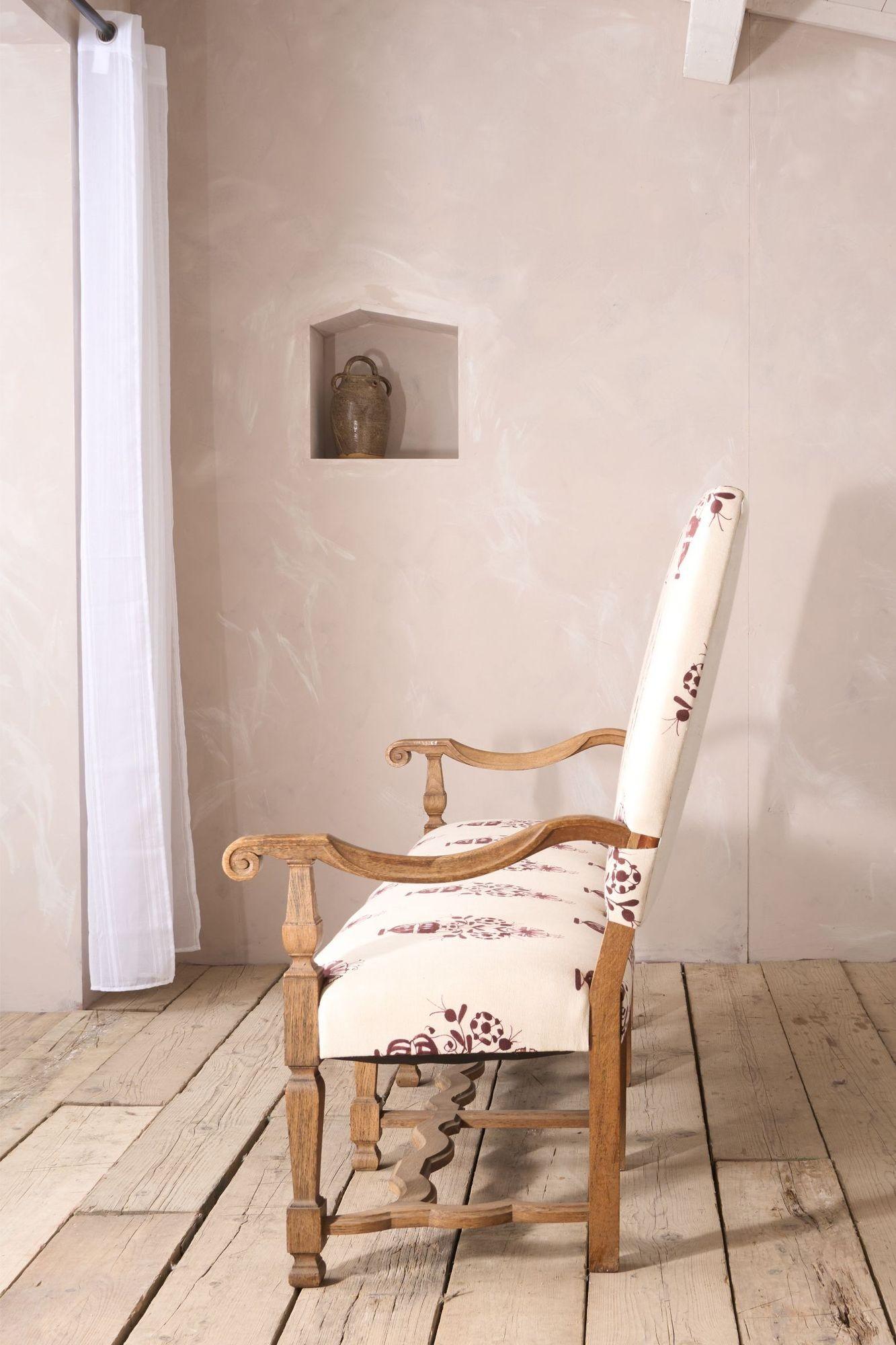 Banc en chêne français du XIXe siècle garni de Vaas par Emma Grant en vente 3