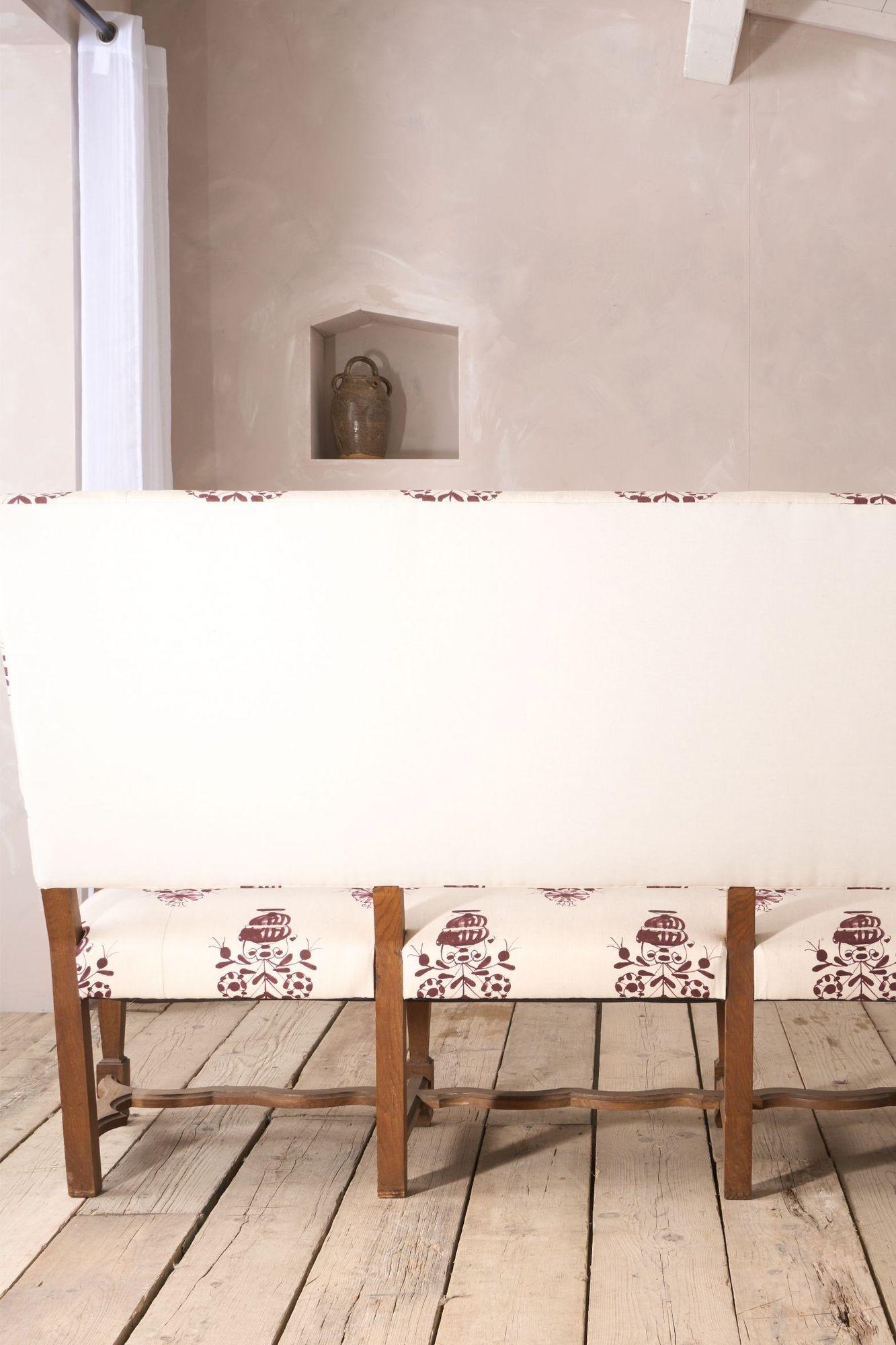 Banc en chêne français du XIXe siècle garni de Vaas par Emma Grant en vente 4
