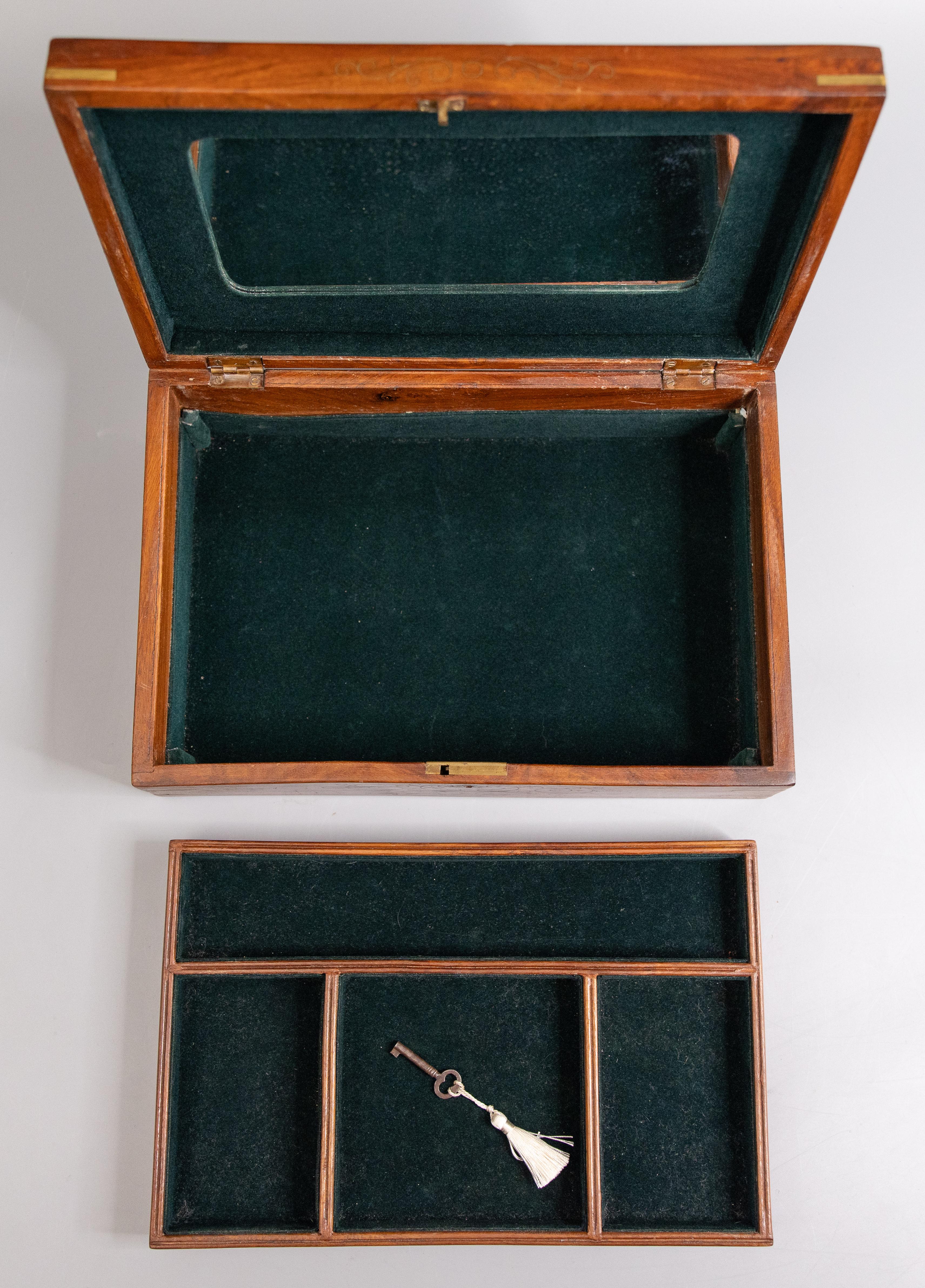 Boîte à bijoux en marqueterie de chêne et de boulle du 19e siècle, serrure et clé, vers 1880 en vente 3