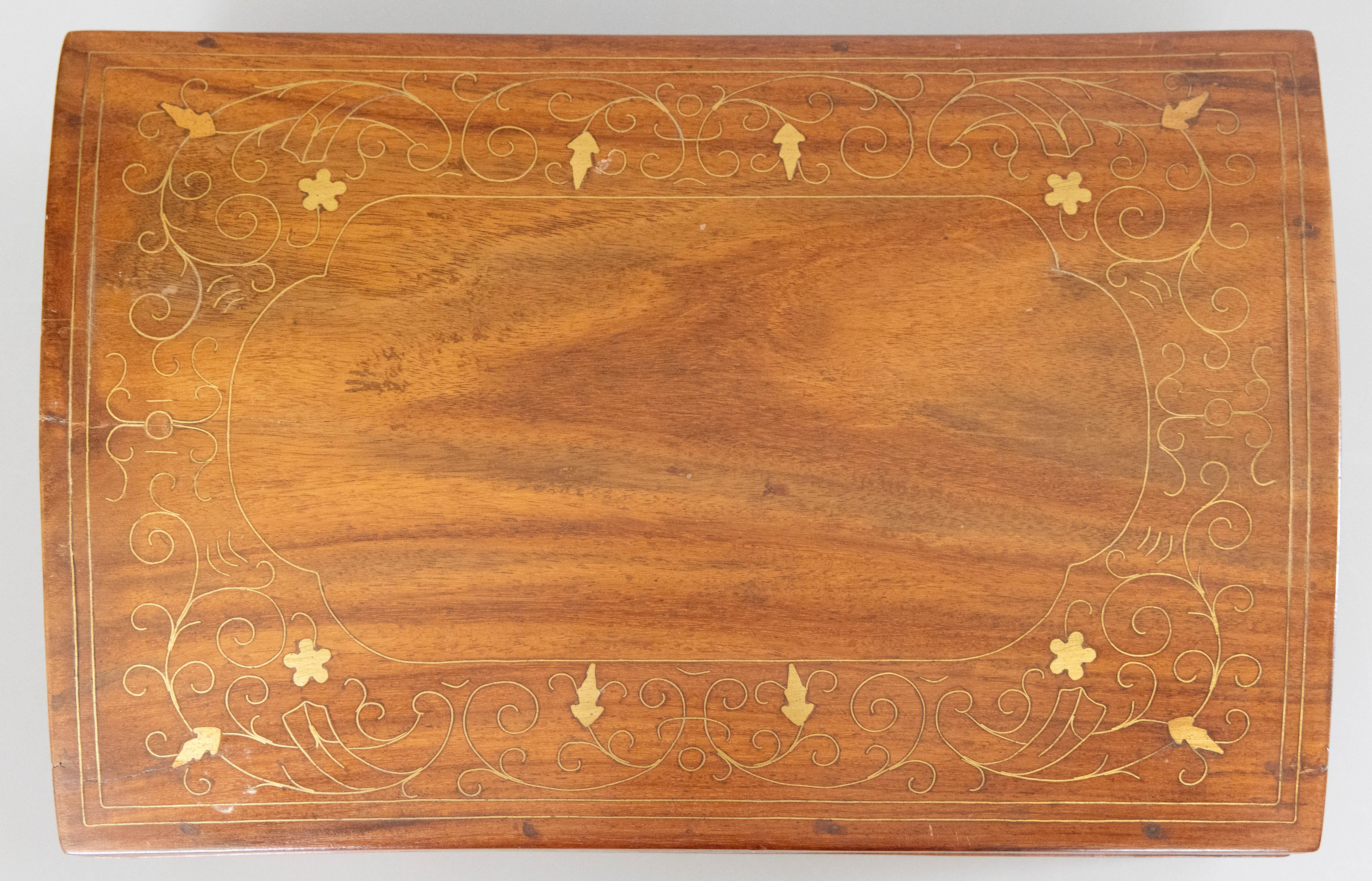 19th Century French Oak & Boulle Marquetry Jewelry Box, Lock & Key, circa 1880 In Good Condition For Sale In Pearland, TX