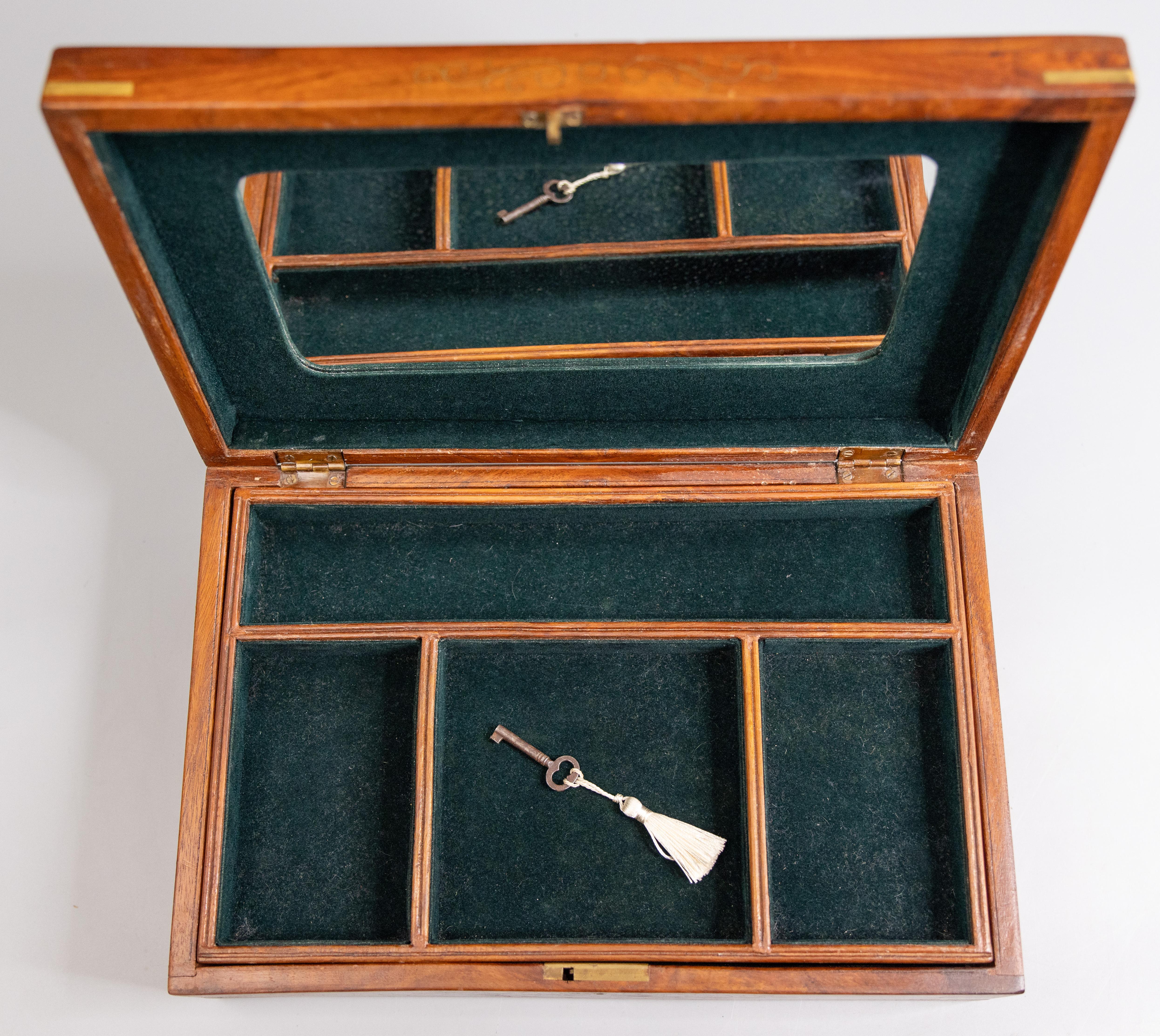 Boîte à bijoux en marqueterie de chêne et de boulle du 19e siècle, serrure et clé, vers 1880 en vente 2