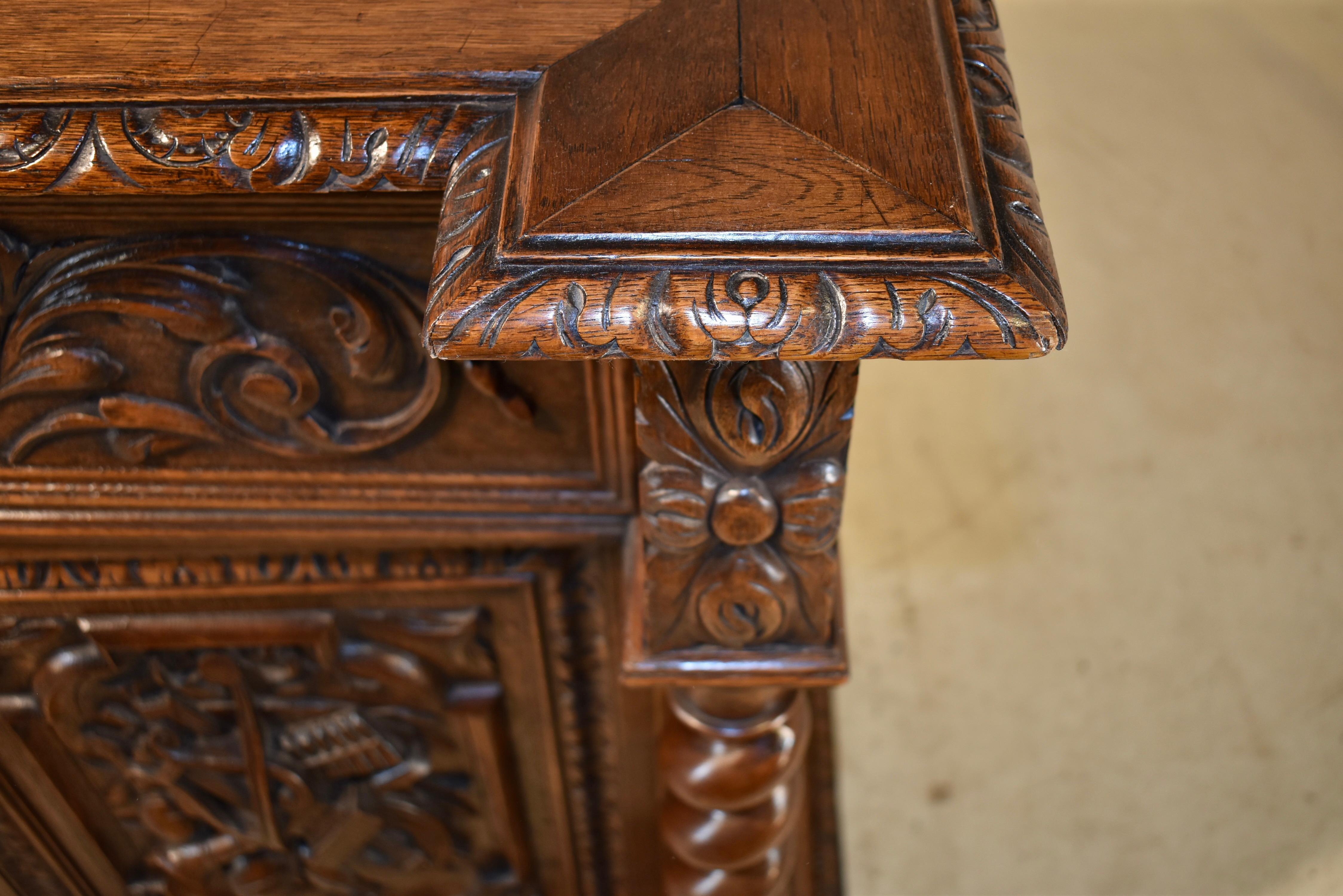 19th Century French Oak Buffet For Sale 5
