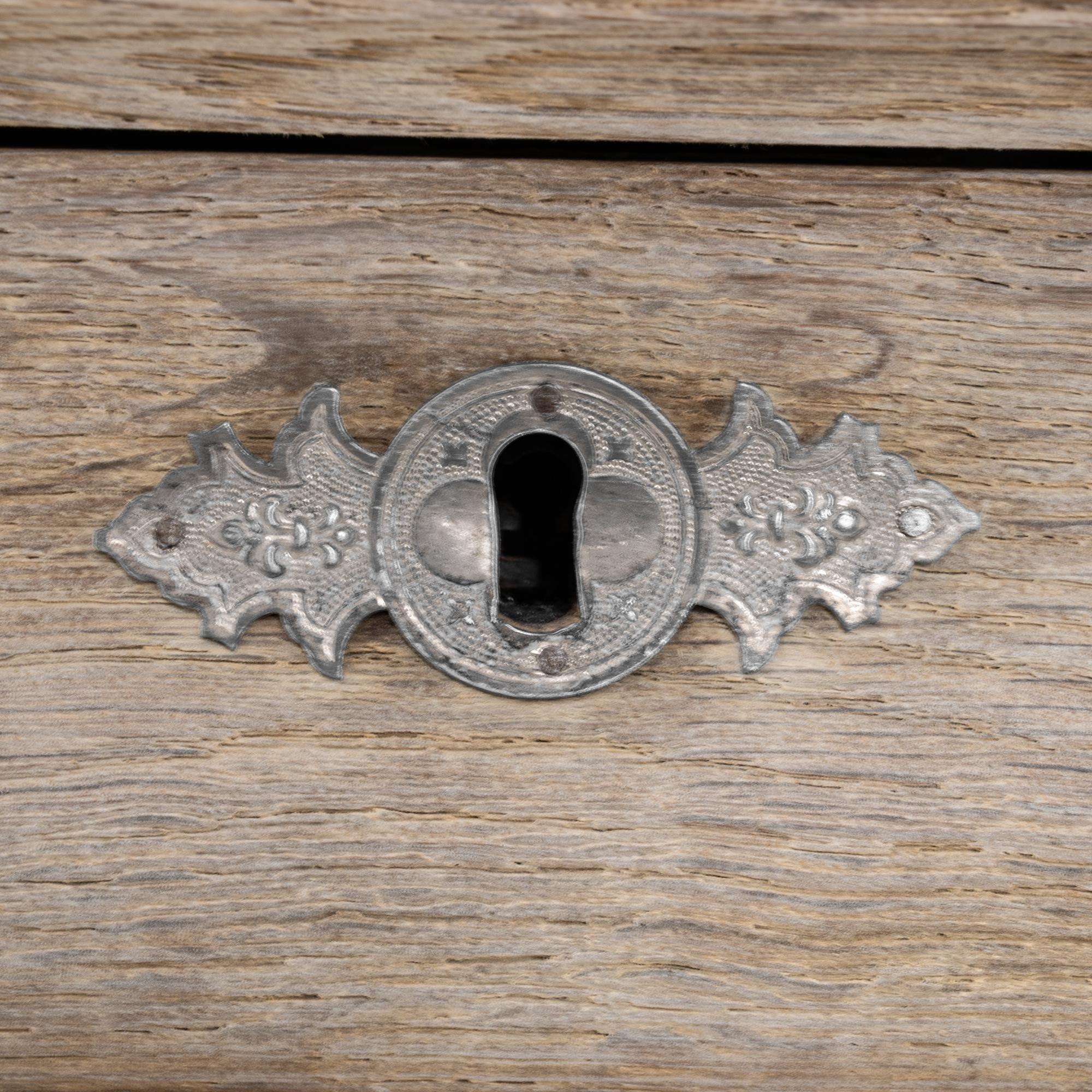 19th Century French Oak Buffet in vendita 5