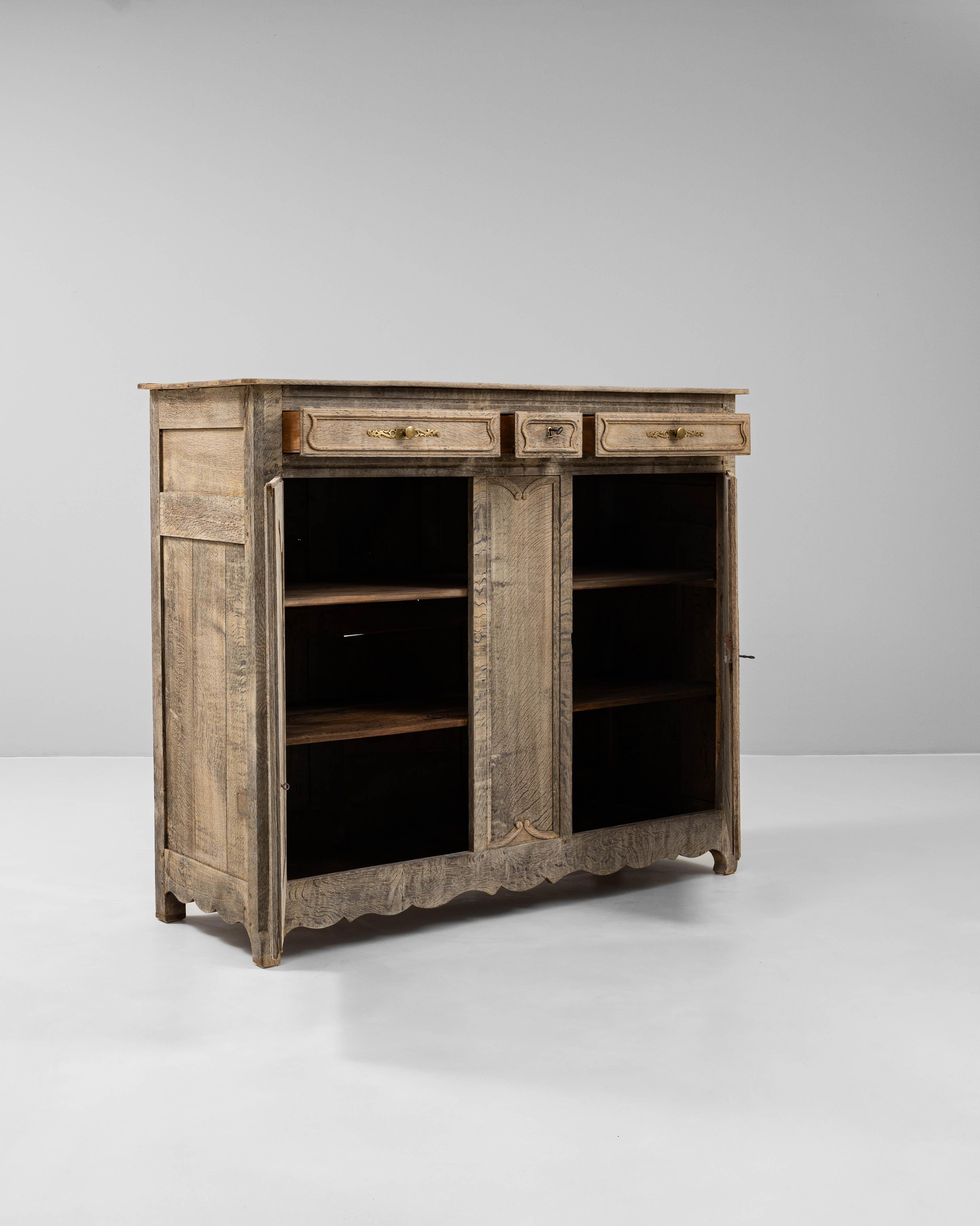 Quercia 19th Century French Oak Buffet in vendita