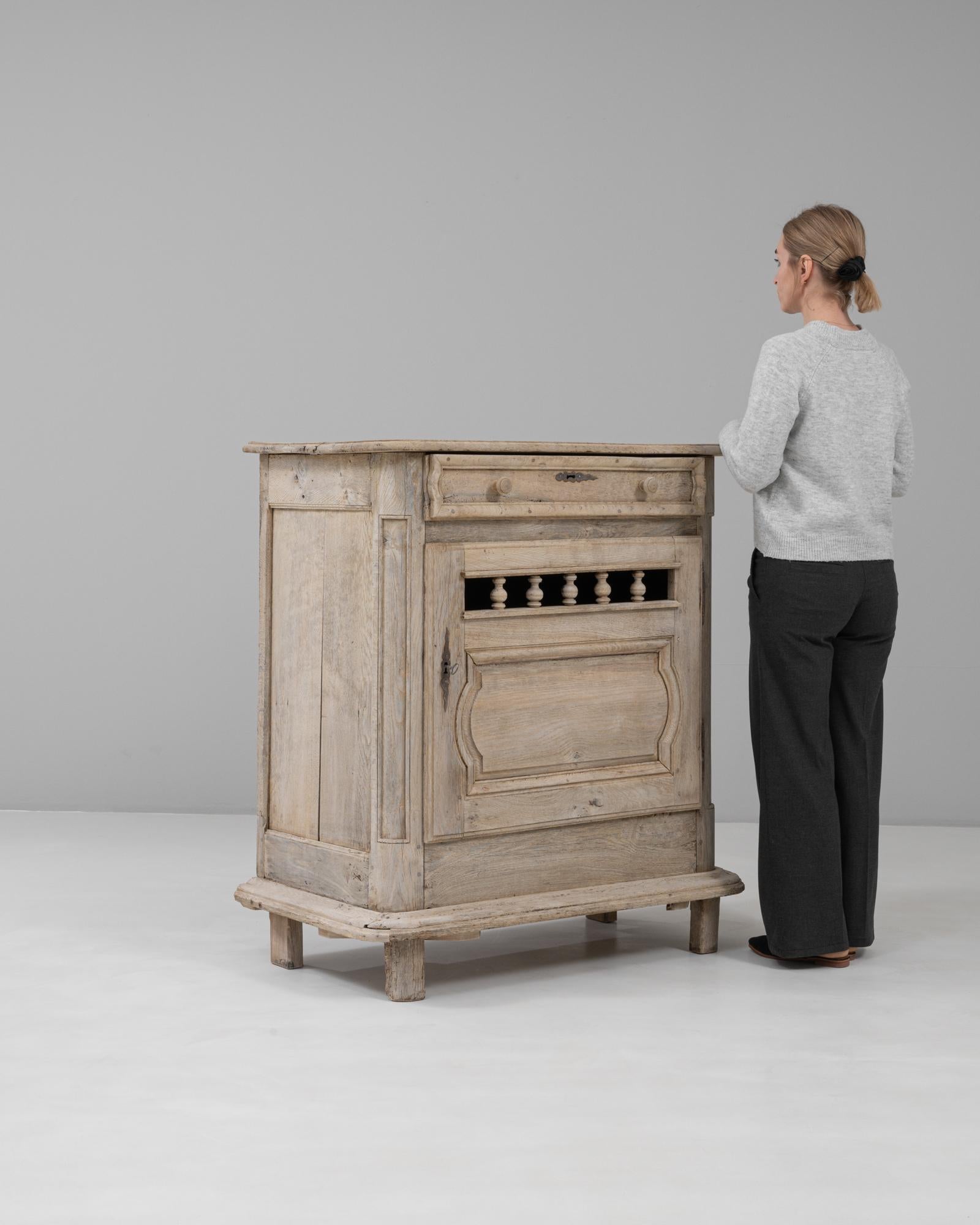 Französisches Eichenbuffet aus dem 19. im Angebot 3
