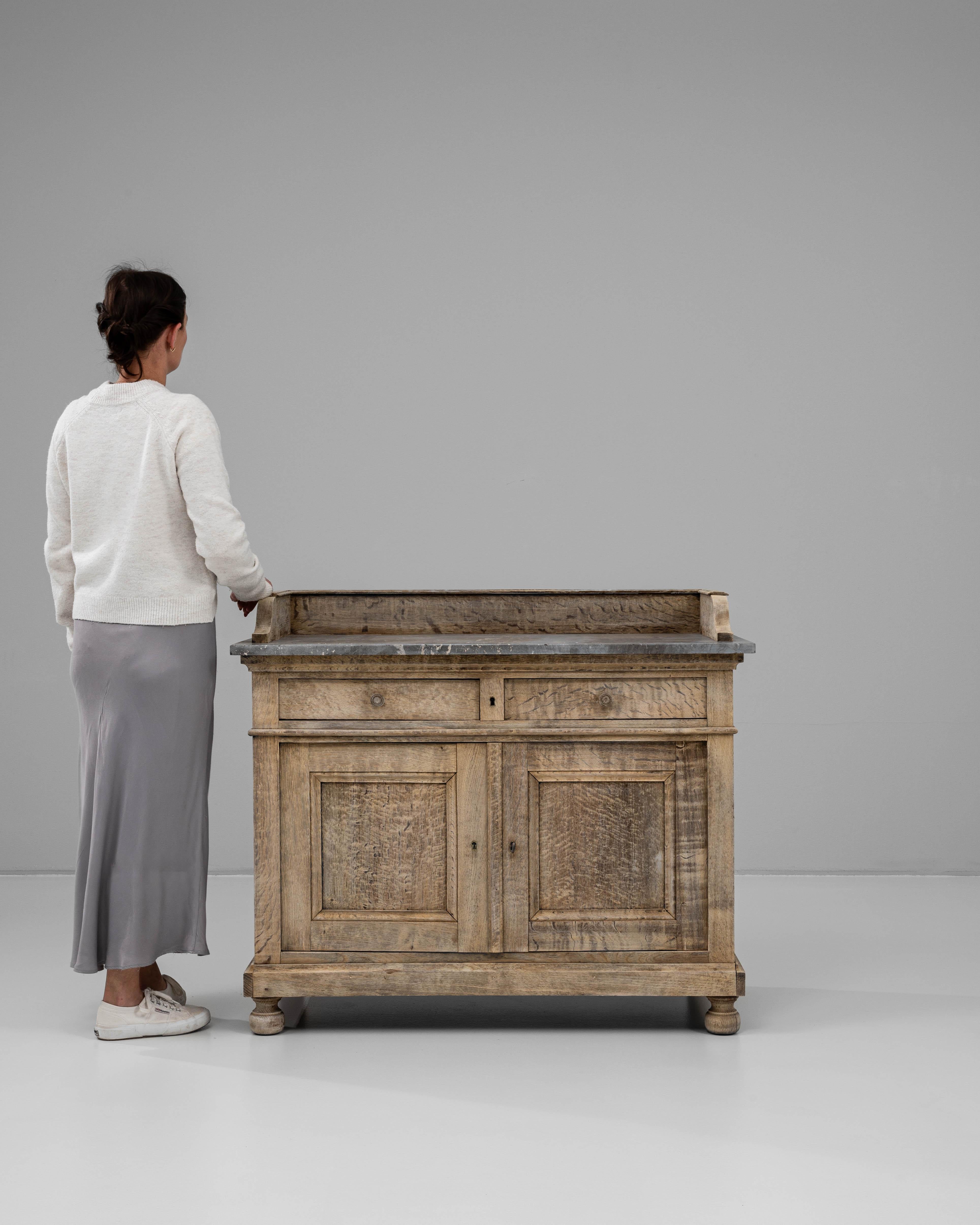 Marmo Buffet francese del XIX secolo in Oak con piano in marmo in vendita