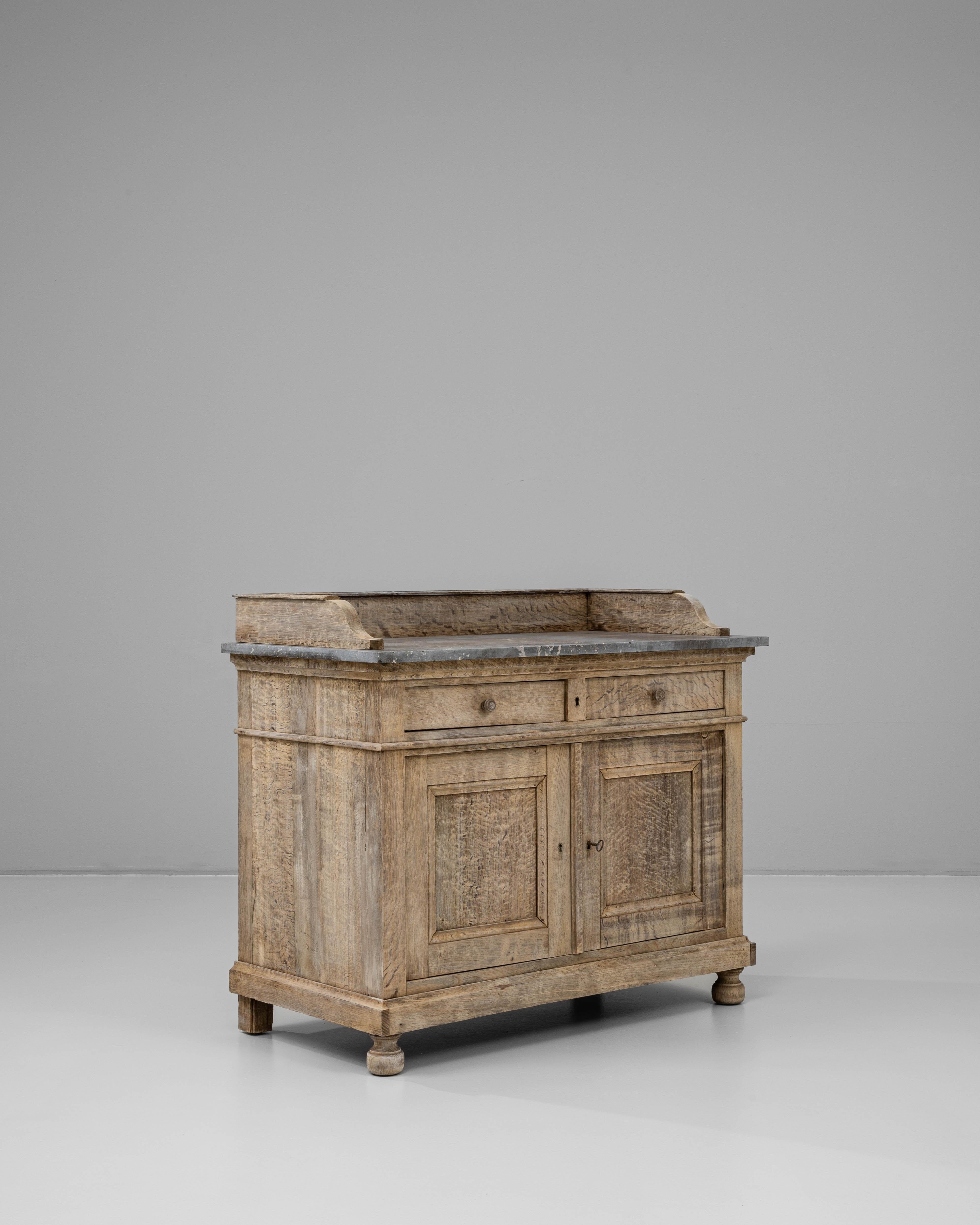 Buffet francese del XIX secolo in Oak con piano in marmo in vendita 1